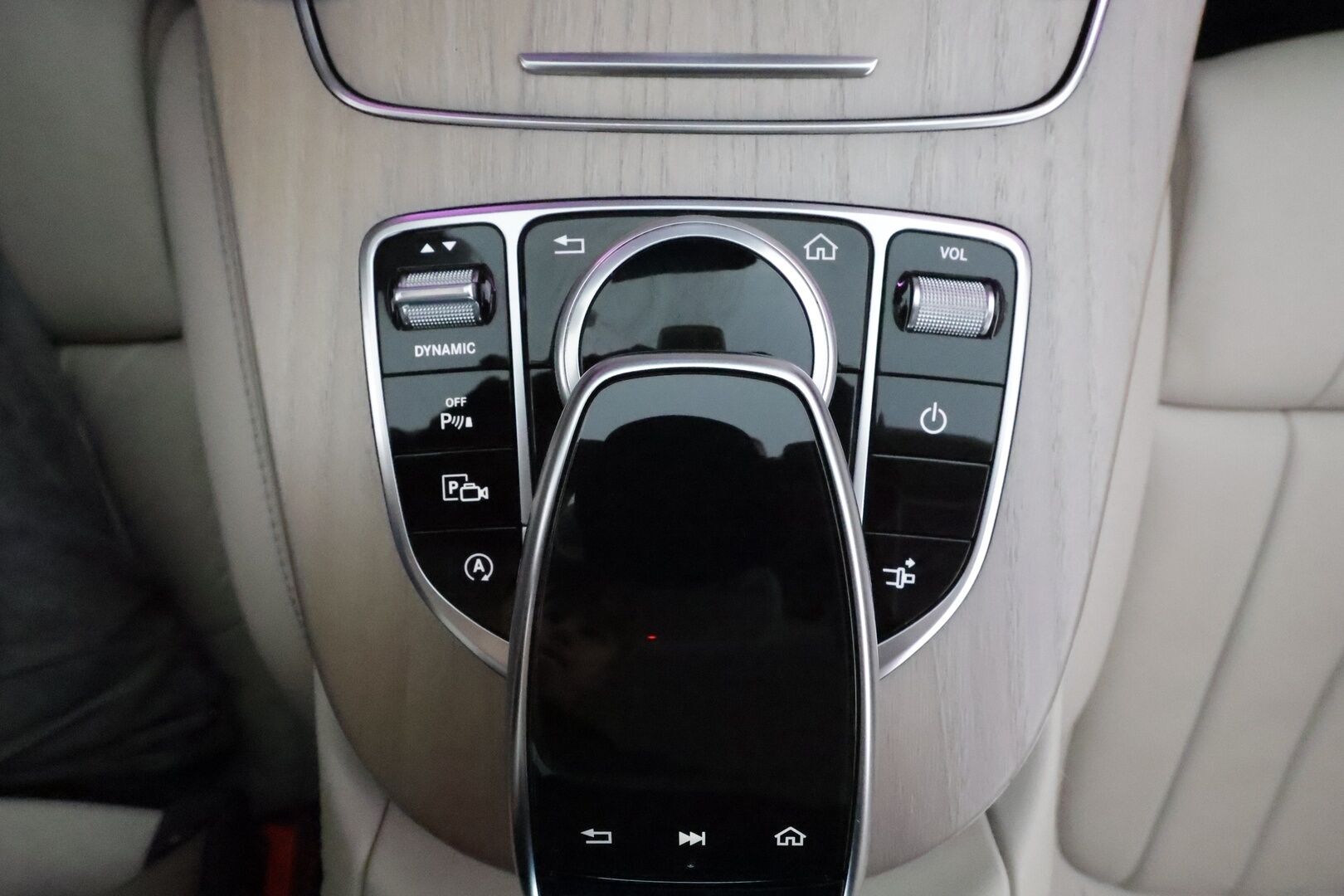 Mercedes-Benz E 2018 300 A Coupé Business AMG **Multibeam / 360° Kamera / Sporttinahat Muistilla / Katveavustin / Sisätilanlämmitin** - Suomi-auto / huippusiisti yksilö! - HULLUT JOULUT KORKOTARJOUS 2,49% 