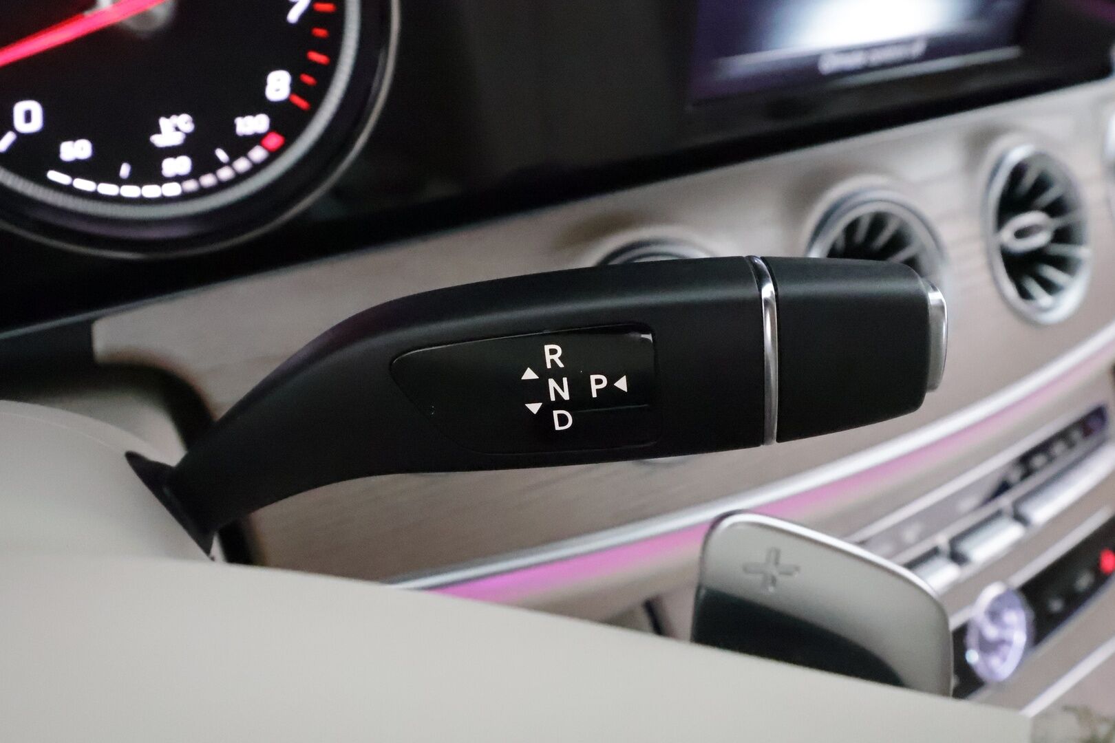 Mercedes-Benz E 2018 300 A Coupé Business AMG **Multibeam / 360° Kamera / Sporttinahat Muistilla / Katveavustin / Sisätilanlämmitin** - Suomi-auto