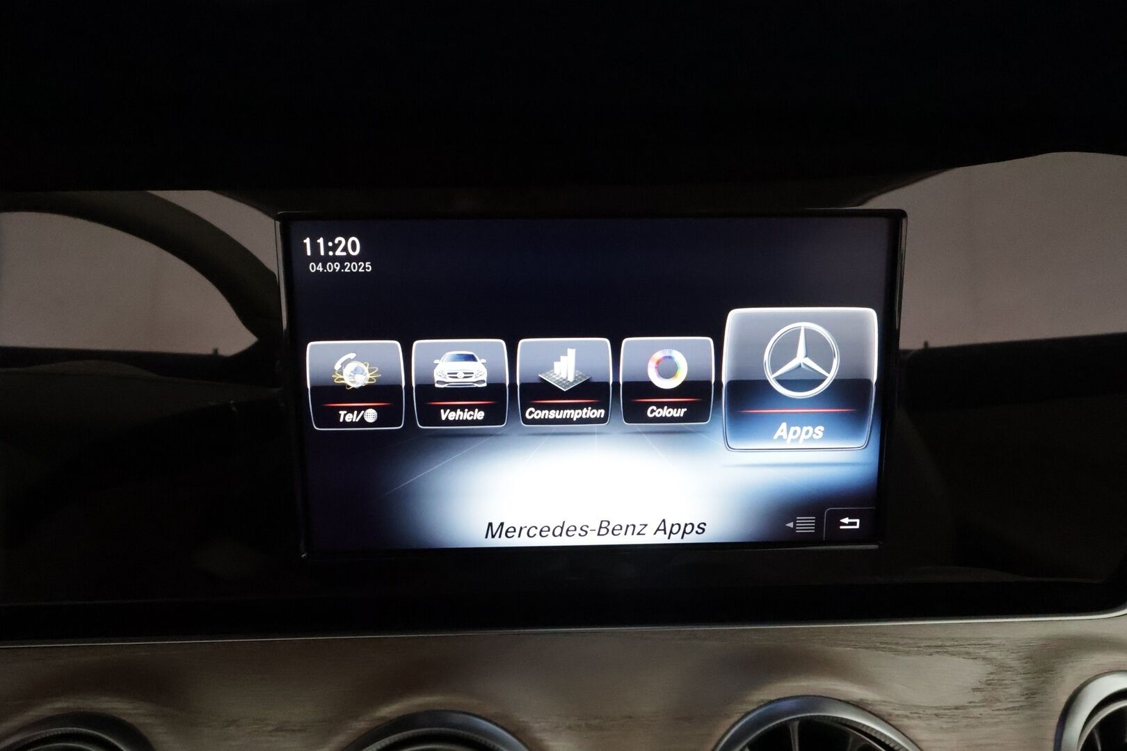 Mercedes-Benz E 2018 300 A Coupé Business AMG **Multibeam / 360° Kamera / Sporttinahat Muistilla / Katveavustin / Sisätilanlämmitin** - Suomi-auto