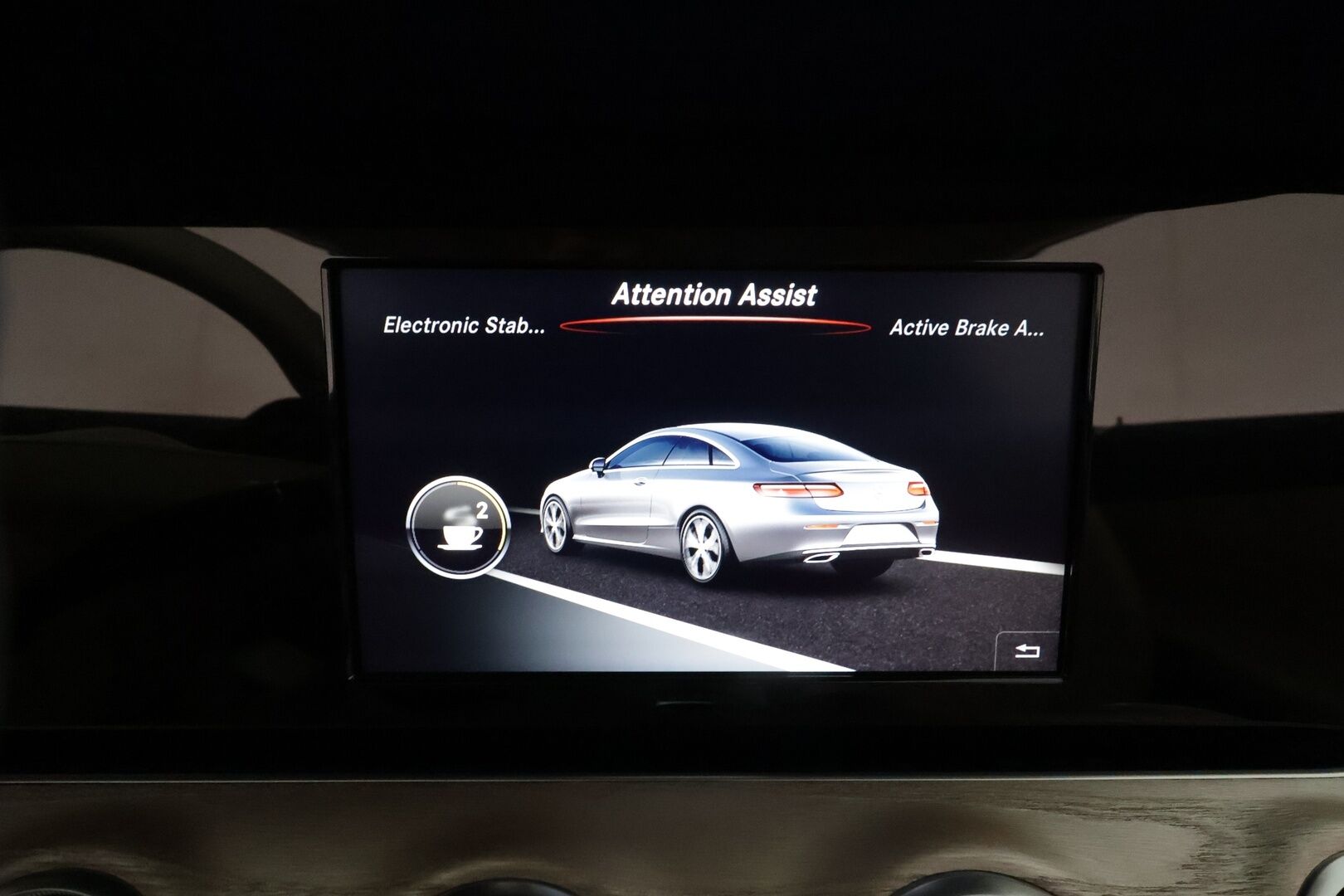Mercedes-Benz E 2018 300 A Coupé Business AMG **Multibeam / 360° Kamera / Sporttinahat Muistilla / Katveavustin / Sisätilanlämmitin** - Suomi-auto
