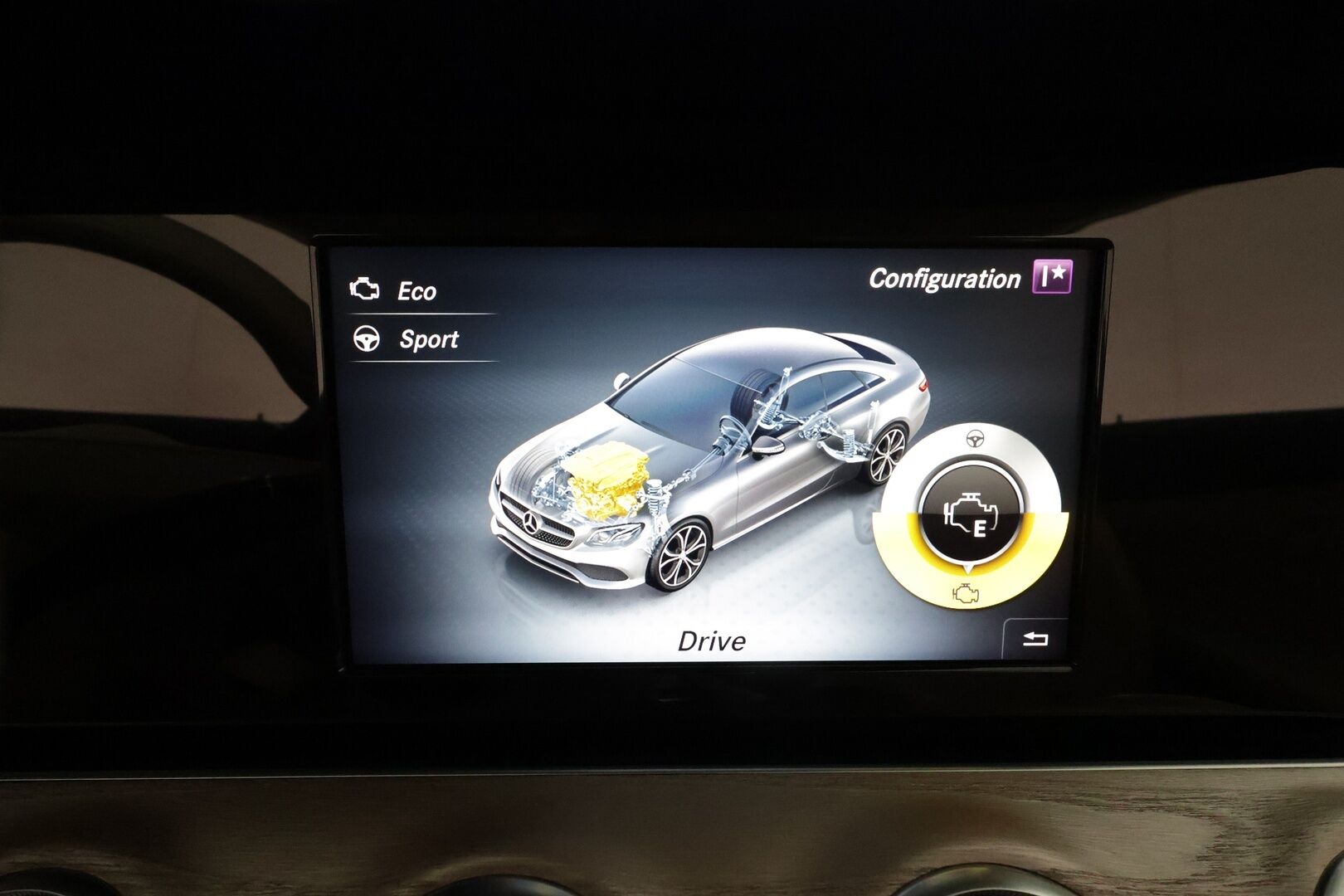 Mercedes-Benz E 2018 300 A Coupé Business AMG **Multibeam / 360° Kamera / Sporttinahat Muistilla / Katveavustin / Sisätilanlämmitin** - Suomi-auto / huippusiisti yksilö! - HULLUT JOULUT KORKOTARJOUS 2,49% 