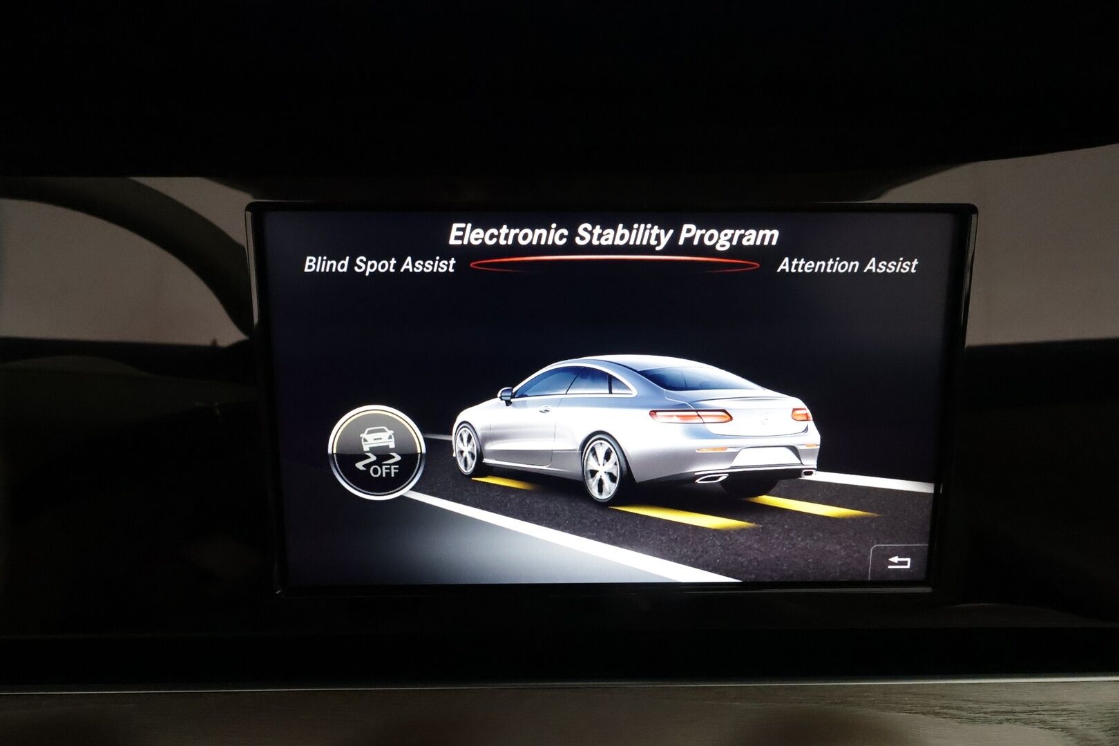 Mercedes-Benz E 2018 300 A Coupé Business AMG **Multibeam / 360° Kamera / Sporttinahat Muistilla / Katveavustin / Sisätilanlämmitin** - Suomi-auto / huippusiisti yksilö!