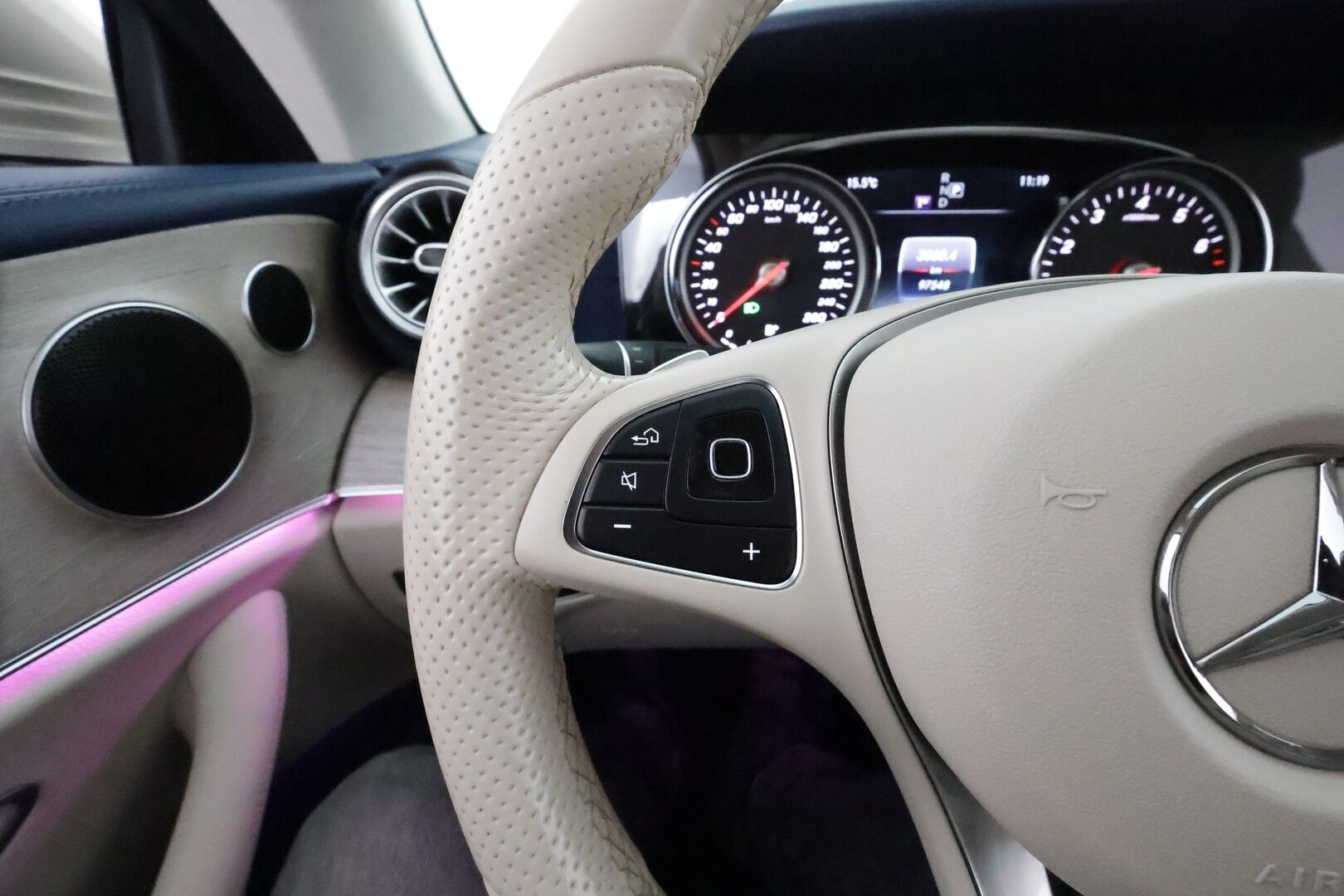 Mercedes-Benz E 2018 300 A Coupé Business AMG **Multibeam / 360° Kamera / Sporttinahat Muistilla / Katveavustin / Sisätilanlämmitin** - Suomi-auto