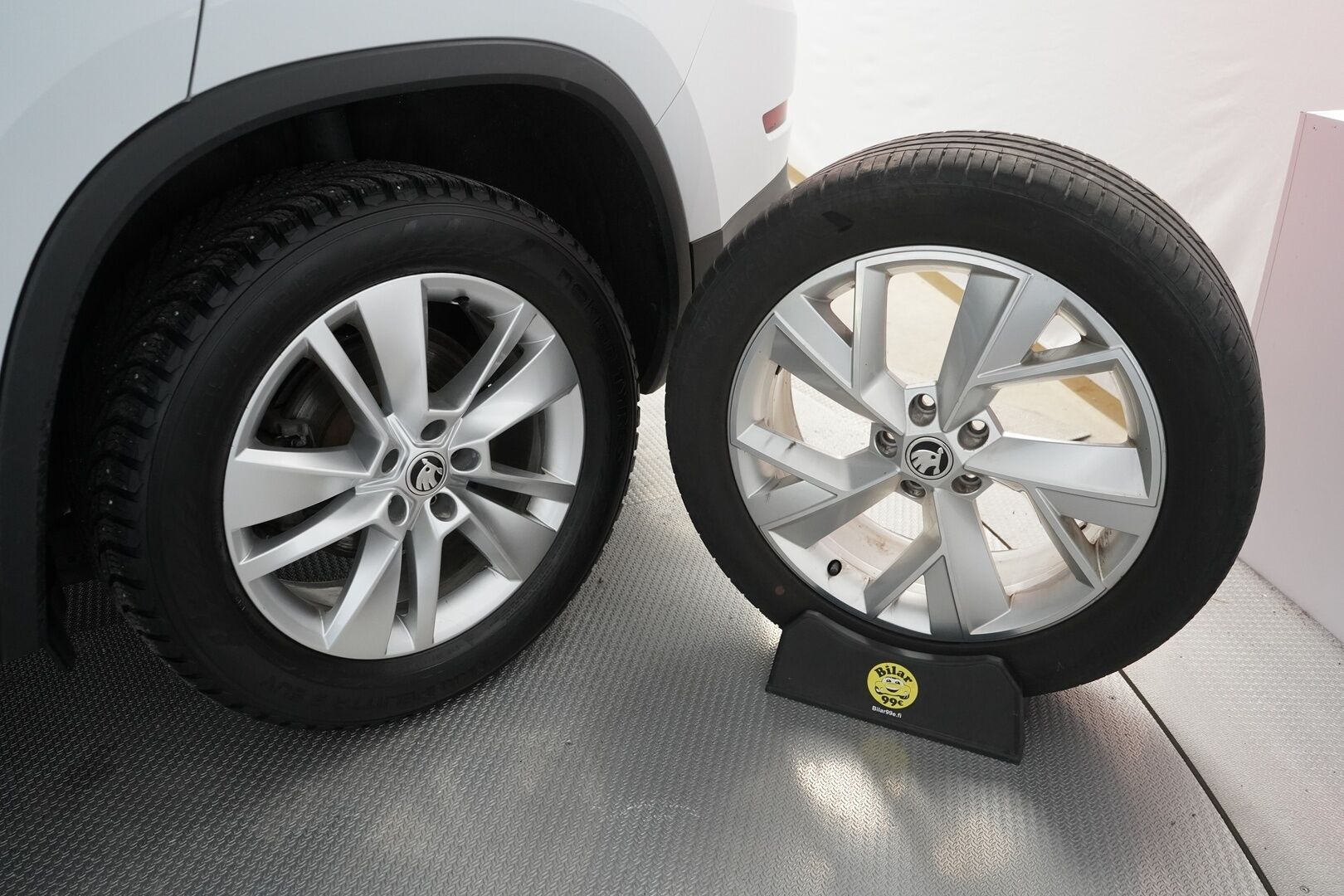 Skoda Kodiaq 2018 2,0 TSI 4x4 Exclusive DSG Autom. - Adapt.Vakkari / 360-Kamera / Webasto / 7-Paikkainen / Canton / Ilmastoidut penkit / Koukku