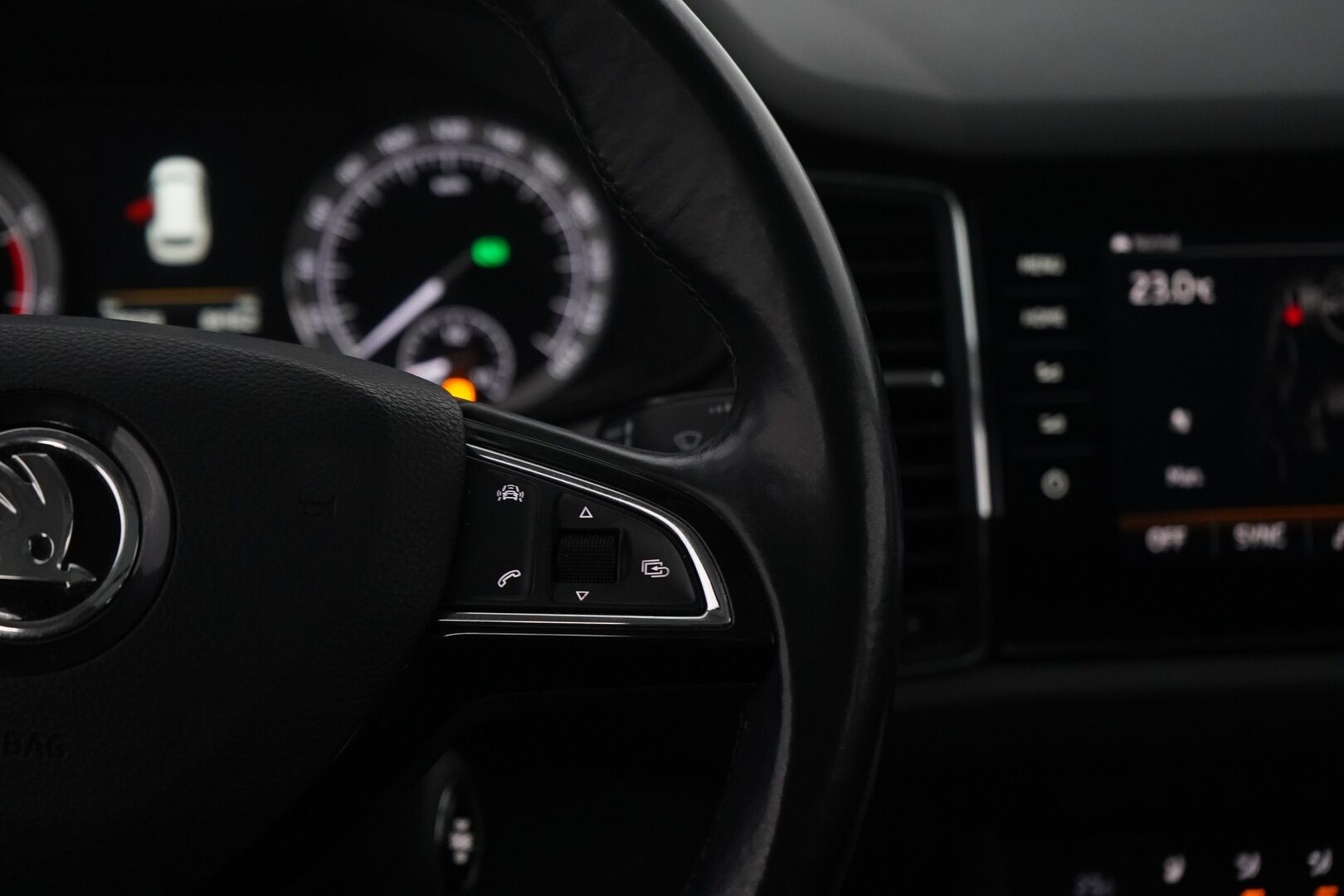 Skoda Kodiaq 2018 2,0 TSI 4x4 Exclusive DSG Autom. - Adapt.Vakkari / 360-Kamera / Webasto / 7-Paikkainen / Canton / Ilmastoidut penkit / Koukku