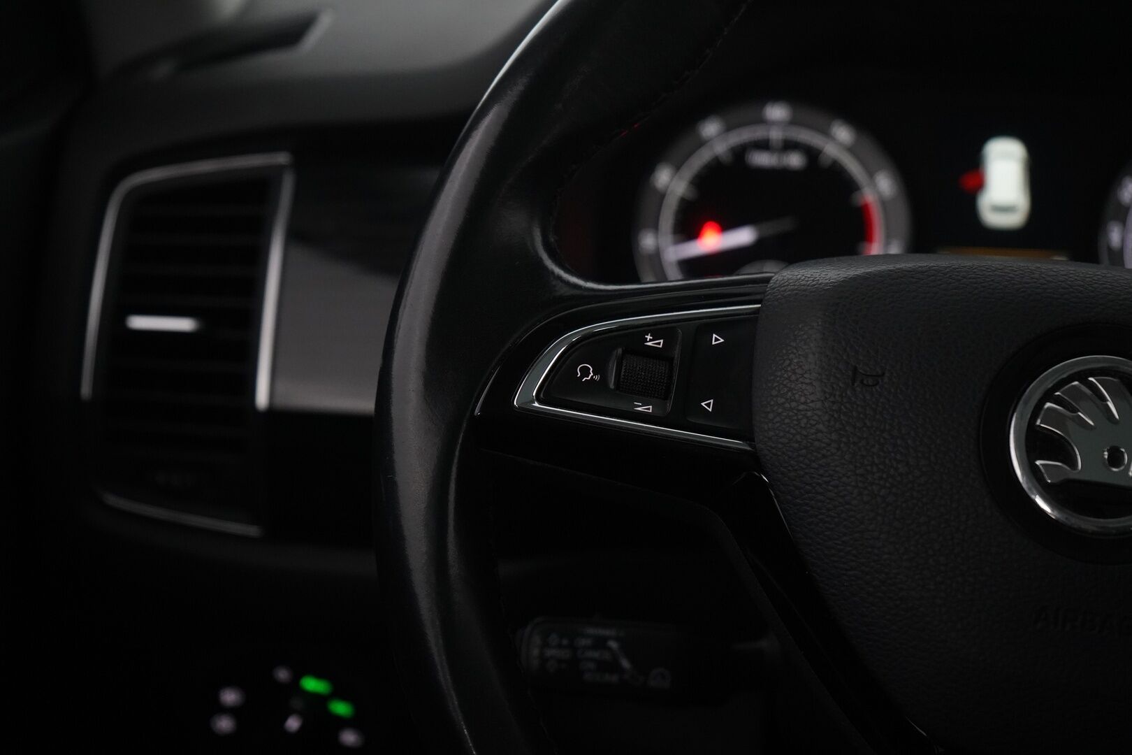 Skoda Kodiaq 2018 2,0 TSI 4x4 Exclusive DSG Autom. - Adapt.Vakkari / 360-Kamera / Webasto / 7-Paikkainen / Canton / Ilmastoidut penkit / Koukku