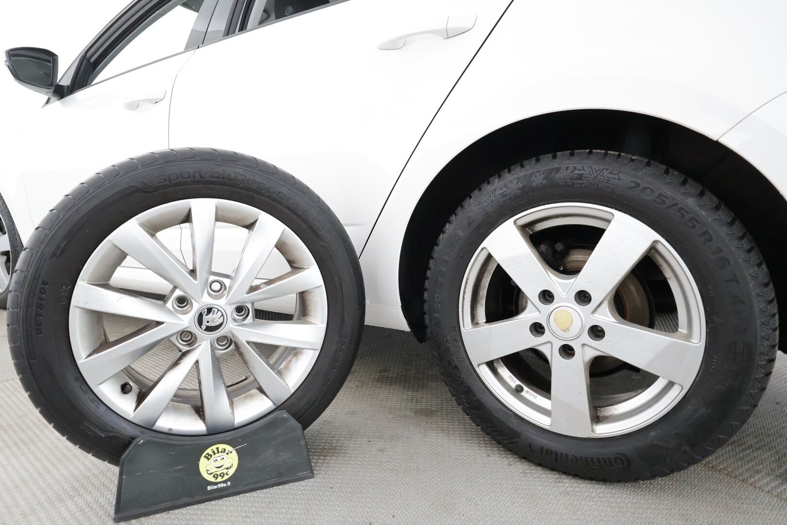 Skoda Octavia 2018 Combi 1,0 TSI Ambition * Suomi-auto / Lohkolämmitin / Vakkari / Apple&Android / P.Tutka * - Kahdet renkaat aluvanteilla / Facelift