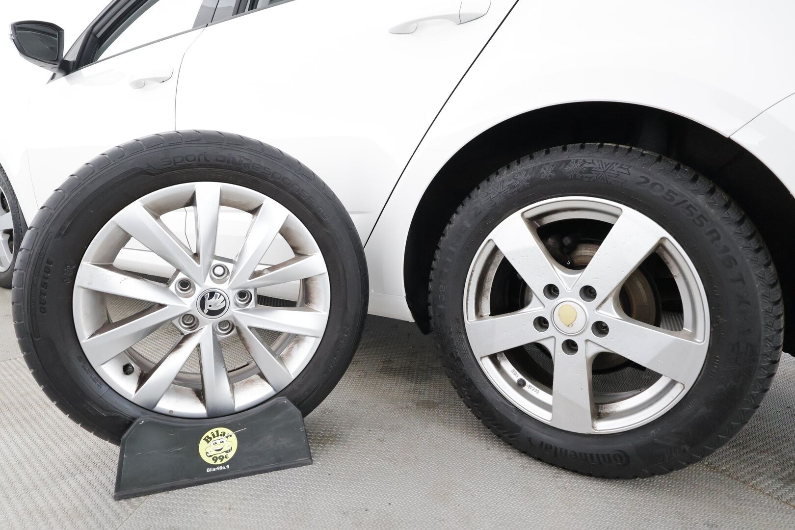 Skoda Octavia 2018 Combi 1,0 TSI Ambition * Suomi-auto / Lohkolämmitin / Vakkari / Apple&Android / P.Tutka * - Kahdet renkaat aluvanteilla / Facelift