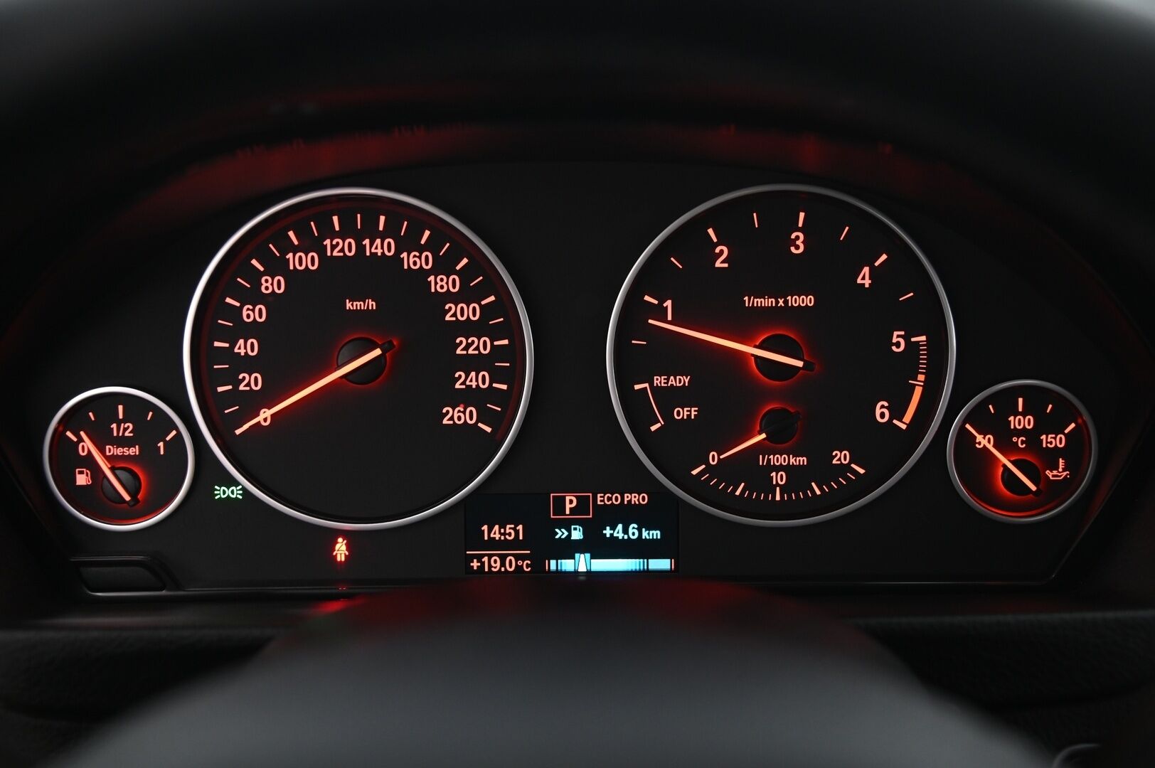 BMW 320 2018 F30 Sedan 320d A Business Exclusive *Suomi-Auto / Vakkari / Ratinlämmitys / P-Tutka / - *Sporttipenkit / 2X Renkaat / Siisti*
