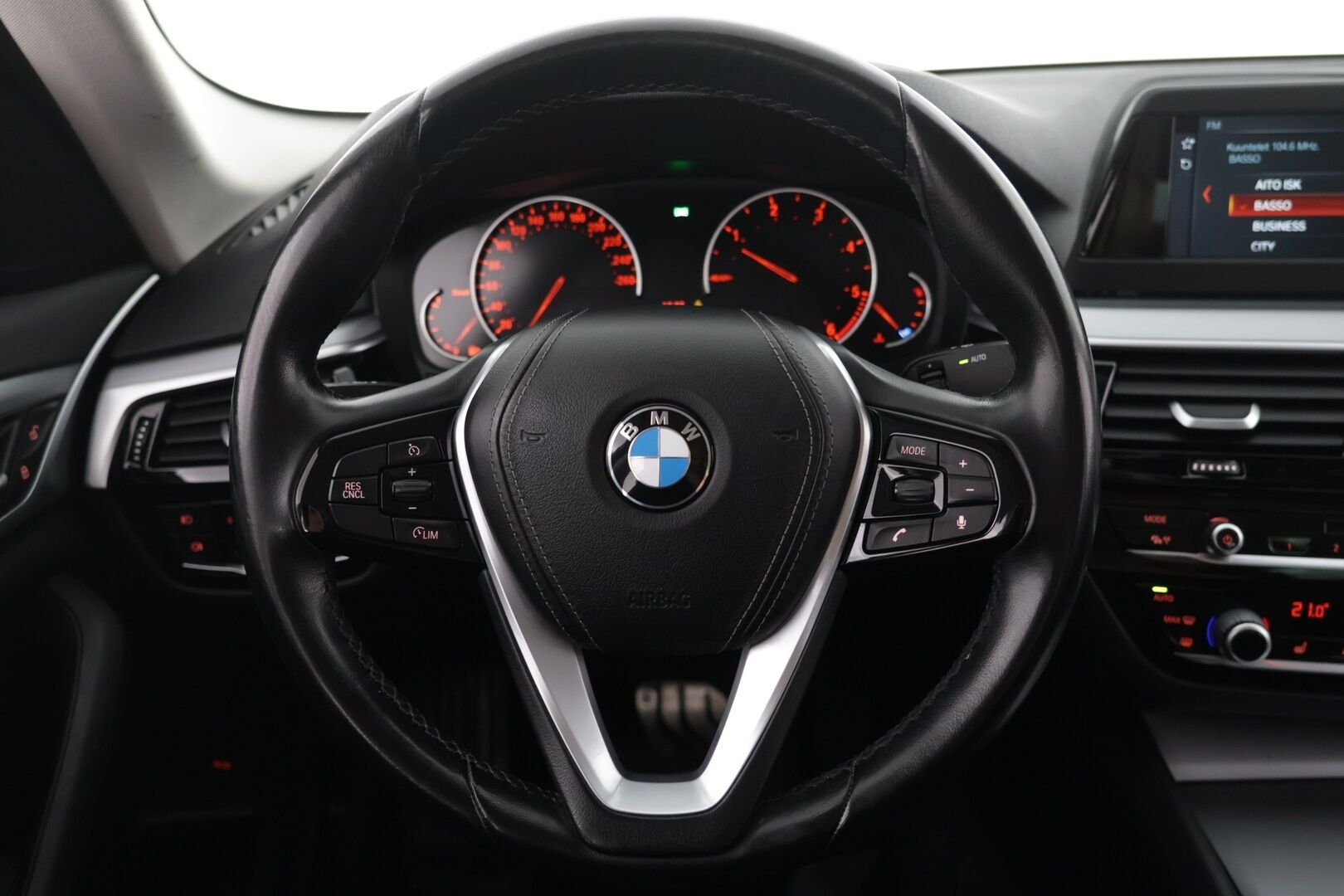 BMW 520 2018 G30 Sedan 520d A Business - *Vakkari / Tutkat / Bluetooth*