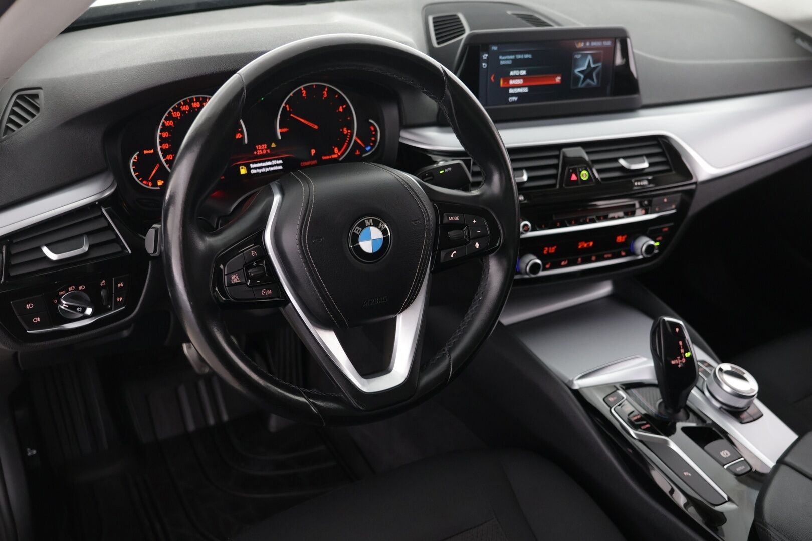 BMW 520 2018 G30 Sedan 520d A Business - *Vakkari / Tutkat / Bluetooth*