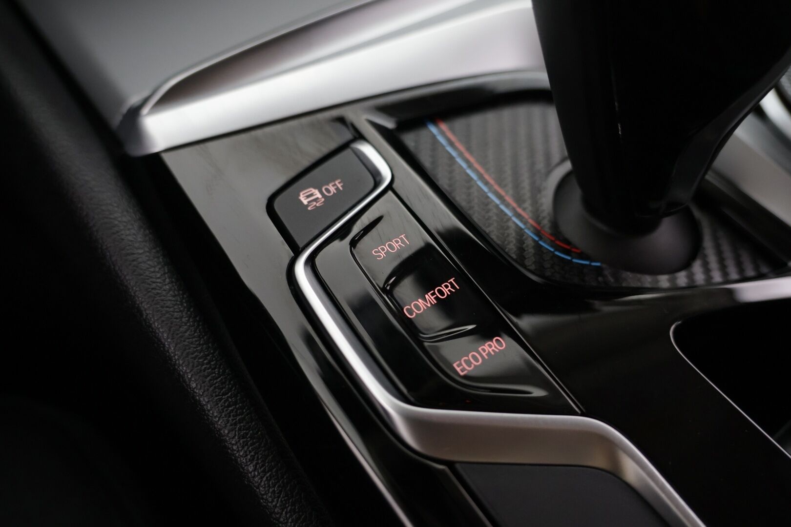 BMW 520 2018 G30 Sedan 520d A Business - *Vakkari / Tutkat / Bluetooth*