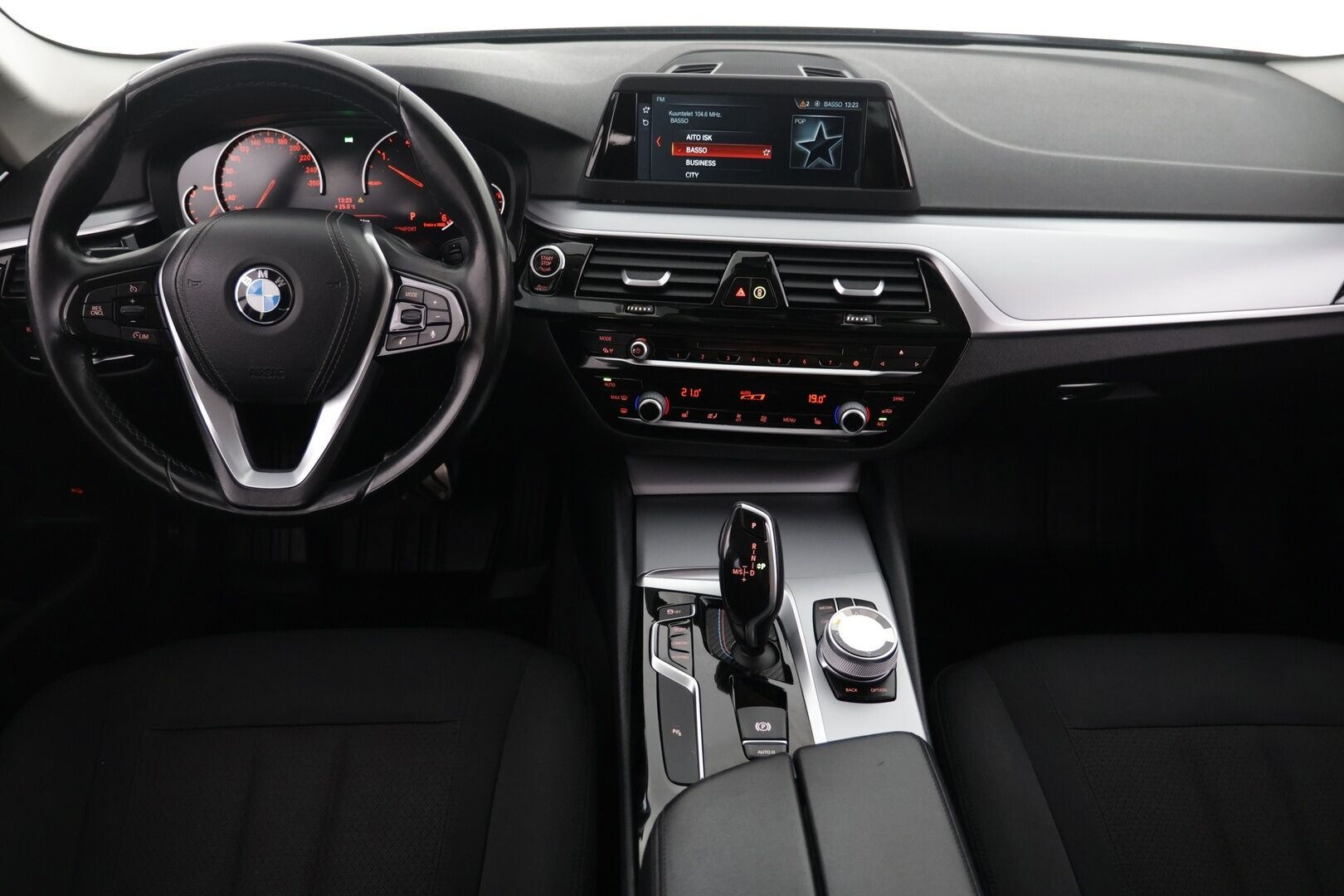 BMW 520 2018 G30 Sedan 520d A Business - *Vakkari / Tutkat / Bluetooth*