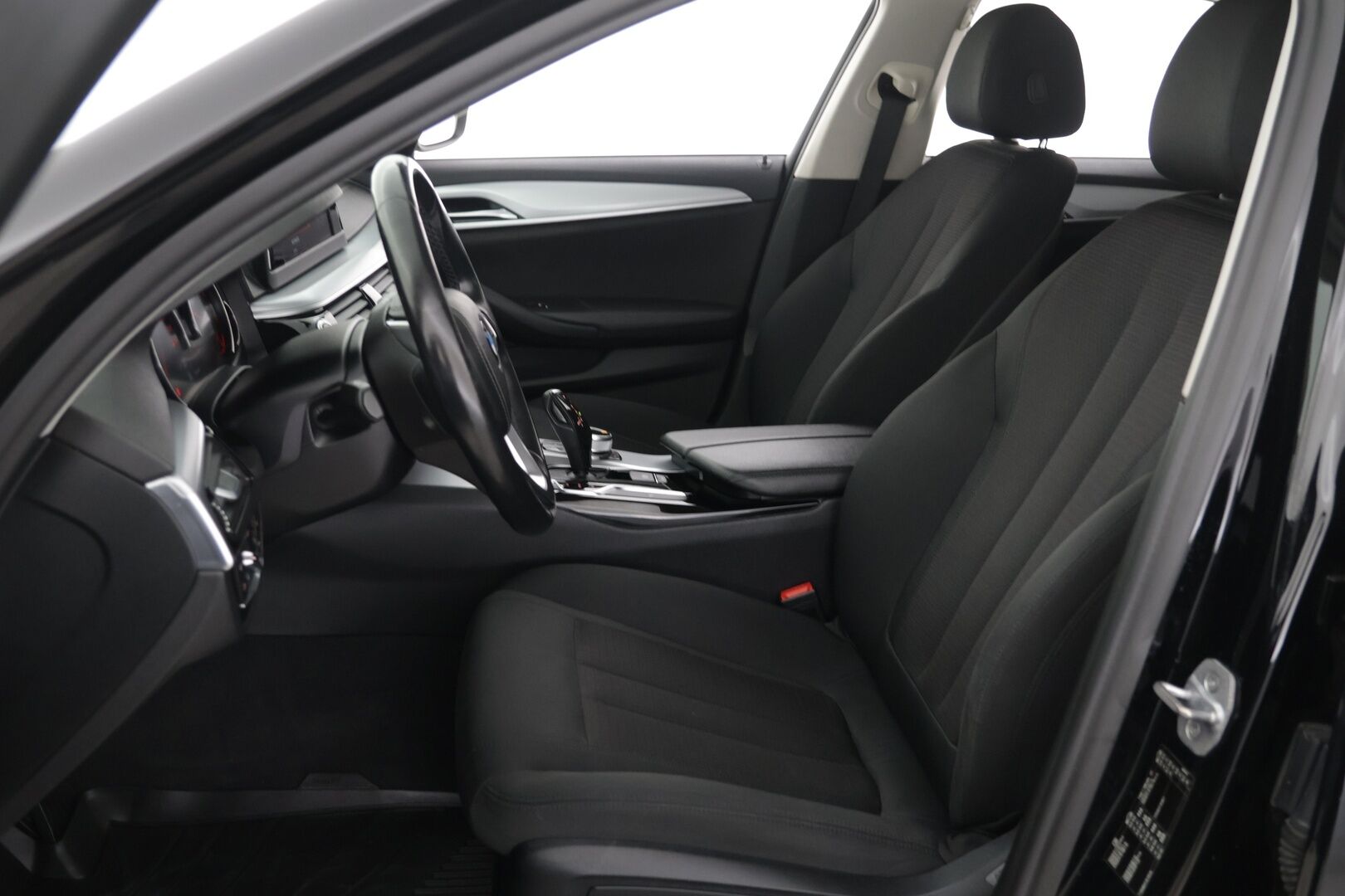 BMW 520 2018 G30 Sedan 520d A Business - *Vakkari / Tutkat / Bluetooth*