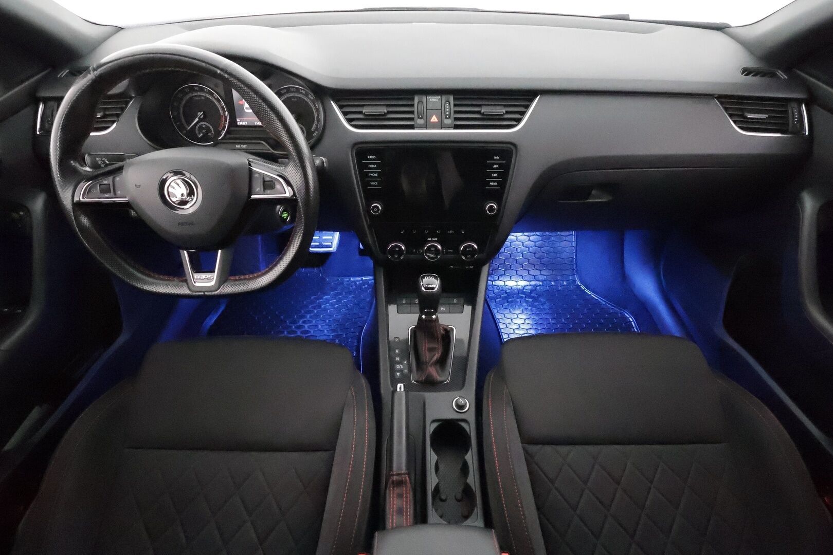 Skoda Octavia 2018 Combi 2,0 TDI 184 4x4 RS DSG Autom. ** Adapt.vakkari / Webasto / Koukku / P.Kamera / LED-valot / Navi / keylessGO** - Suomi-auto / 2x Vanteet / BLIS / Mirrorlink