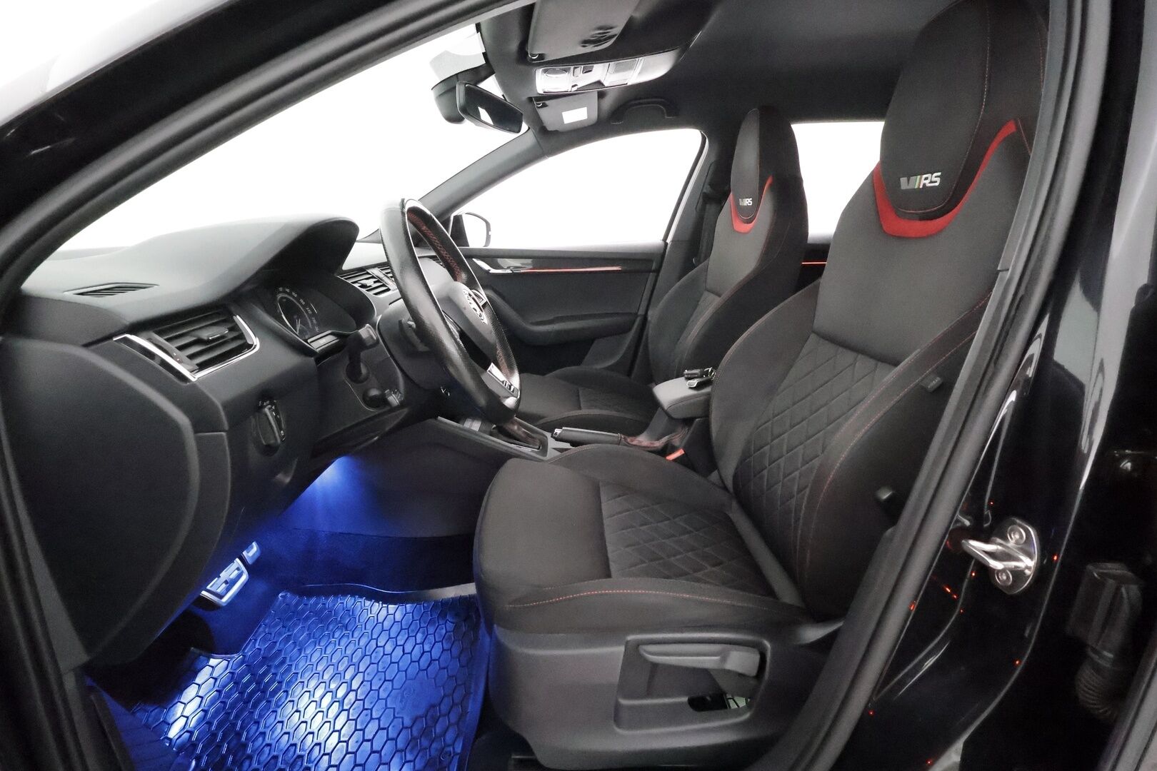 Skoda Octavia 2018 Combi 2,0 TDI 184 4x4 RS DSG Autom. ** Adapt.vakkari / Webasto / Koukku / P.Kamera / LED-valot / Navi / keylessGO** - Suomi-auto / 2x Vanteet / BLIS / Mirrorlink
