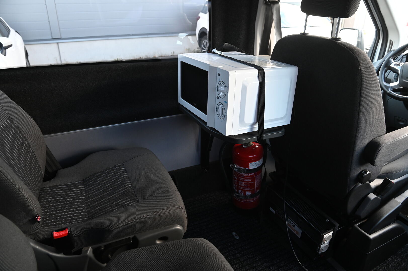 Ford Transit 2018 Van 350 2,0 TDCi 130 hv M6 Neliveto Trend L3H3 2+3 Jatko-ohjaamo - Sorsan 2+3 Jatko-ohjaamo | Webasto | Invertteri | 1.omisteinen | P*kamera | Suomi-auto | Isolla rahalla huollettu!