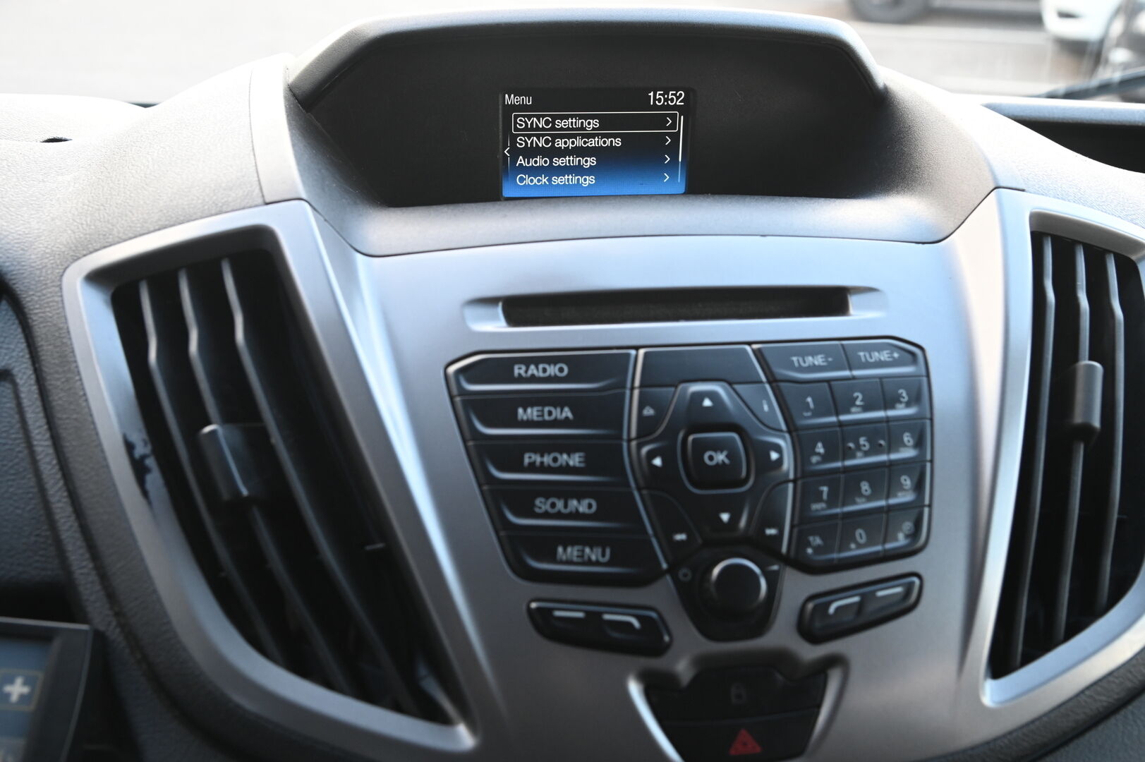 Ford Transit 2018 Van 350 2,0 TDCi 130 hv M6 Neliveto Trend L3H3 2+3 Jatko-ohjaamo - Sorsan 2+3 Jatko-ohjaamo | Webasto | Invertteri | 1.omisteinen | P*kamera | Suomi-auto | Isolla rahalla huollettu!