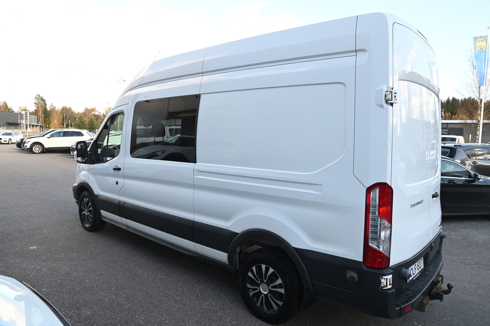 Ford Transit 2018 Van 350 2,0 TDCi 130 hv M6 Neliveto Trend L3H3 2+3 Jatko-ohjaamo - Sorsan 2+3 Jatko-ohjaamo | Webasto | Invertteri | 1.omisteinen | P*kamera | Suomi-auto | Isolla rahalla huollettu!