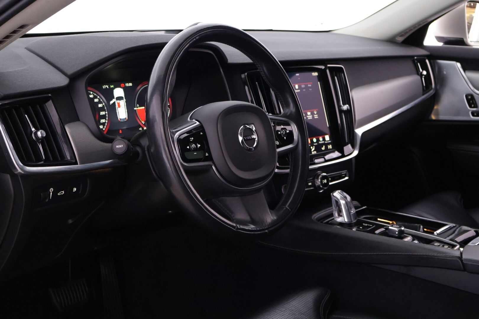 Volvo V90 2018 T8 AWD Inscription aut - Pa-lämmitin | Bowers & Wilkins | Ilmastoidut & Hierovat Muistipenkit | S-Koukku | KeylessGoHuippu varusteet | Näyttävillä vanteilla 21"