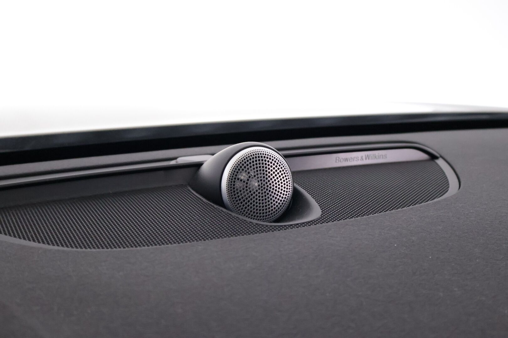 Volvo V90 2018 T8 AWD Inscription aut - Pa-lämmitin | Bowers & Wilkins | Ilmastoidut & Hierovat Muistipenkit | S-Koukku | KeylessGoHuippu varusteet | Näyttävillä vanteilla 21"