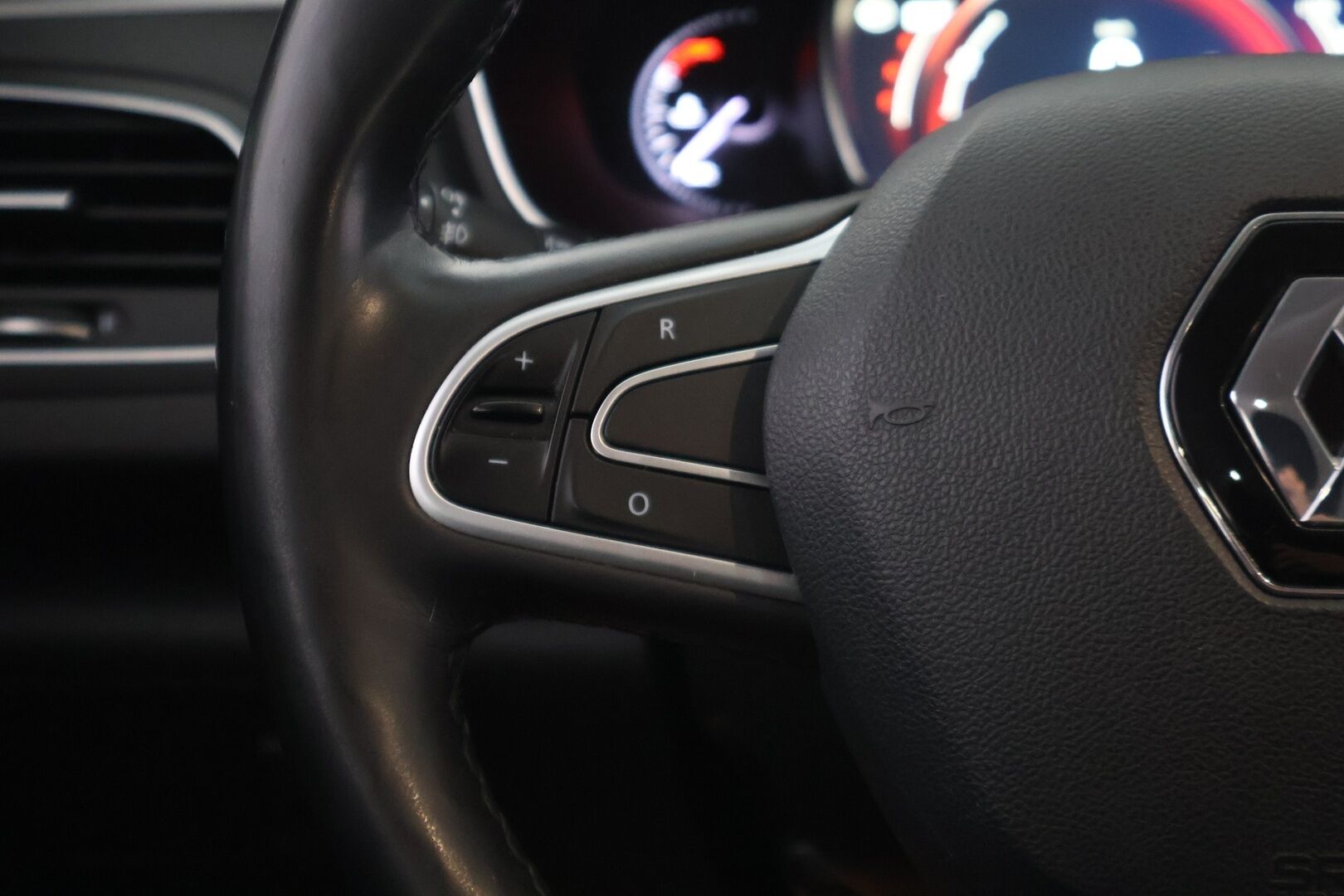 Renault Talisman 2017 Sport Tourer dCi 110 EDC-aut Navi Style - Suomi-auto | Vakkari | Lohko | KeyLess | Tutkat 