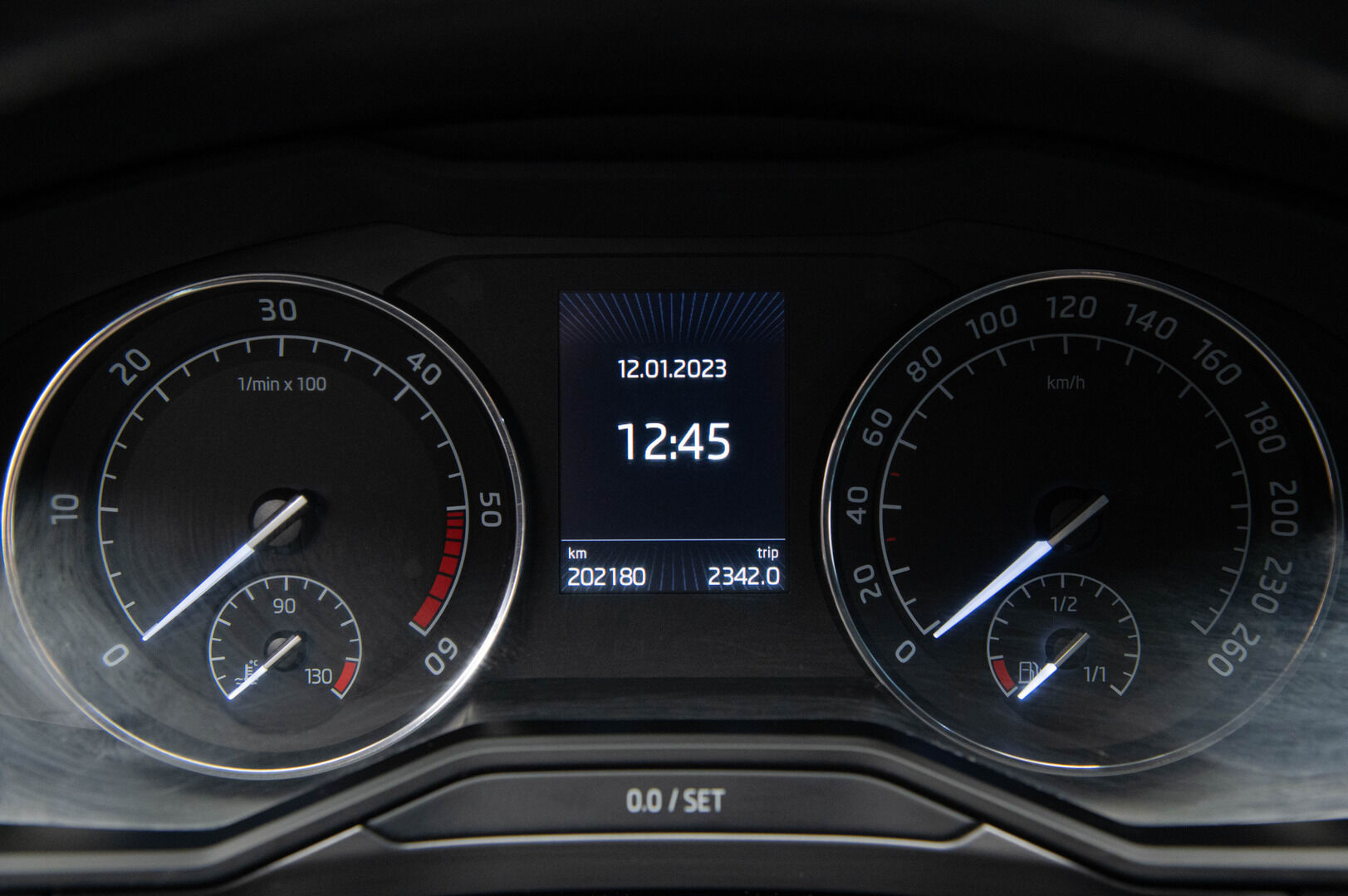 Skoda Superb 2016 2,0 TDI 190 Style DSG Autom. * Webasto / Muistipenkki / Nahka-alcantara sisusta / Adapt. Vakkari / Ambient light / Canton / Sähkökontti * - * CarPlay / Keyless / P-Tutkat / Adapt. LED / Sähkökoukku *