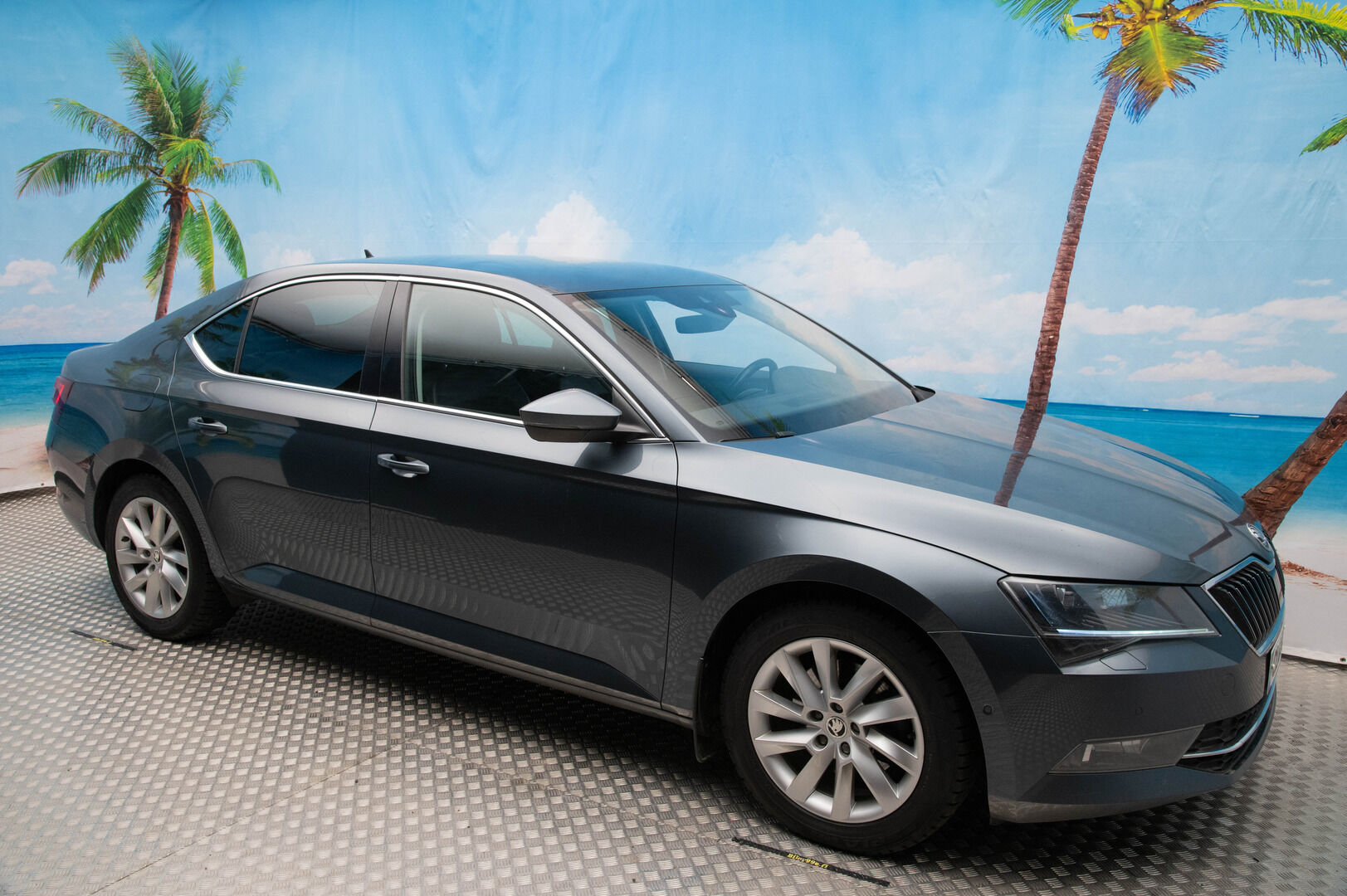 Skoda Superb 2016 2,0 TDI 190 Style DSG Autom. * Webasto / Muistipenkki / Nahka-alcantara sisusta / Adapt. Vakkari / Ambient light / Canton / Sähkökontti * - * CarPlay / Keyless / P-Tutkat / Adapt. LED / Sähkökoukku *
