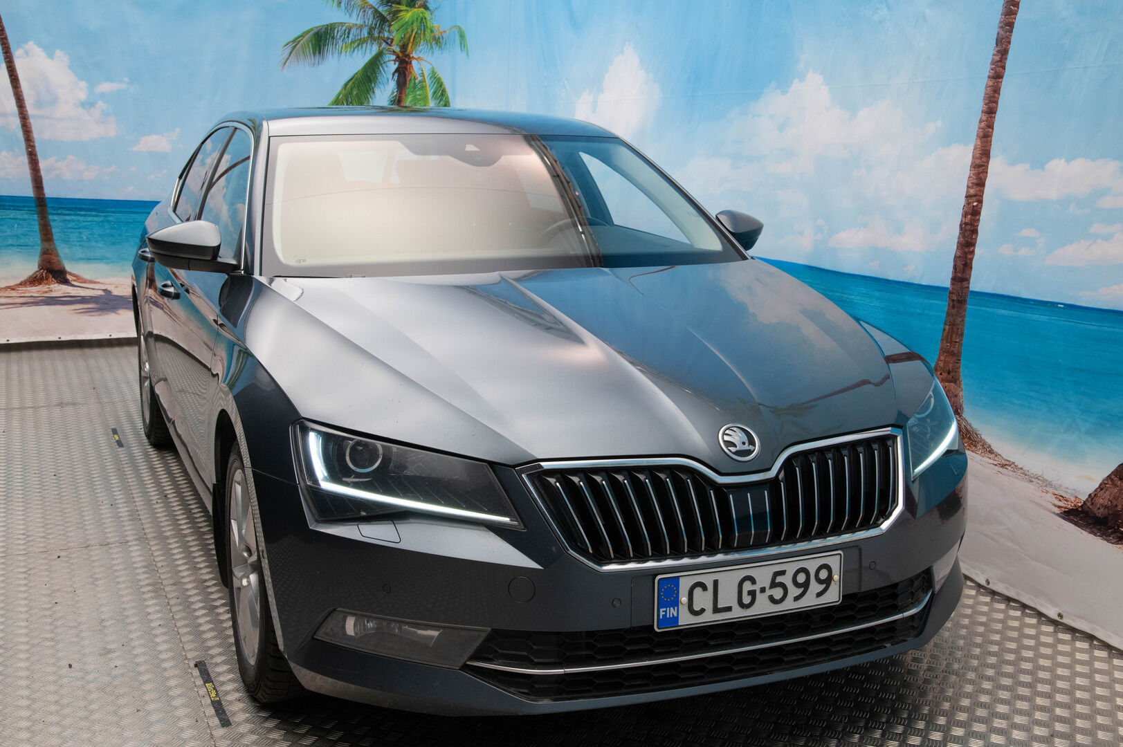 Skoda Superb 2016 2,0 TDI 190 Style DSG Autom. * Webasto / Muistipenkki / Nahka-alcantara sisusta / Adapt. Vakkari / Ambient light / Canton / Sähkökontti * - * CarPlay / Keyless / P-Tutkat / Adapt. LED / Sähkökoukku *