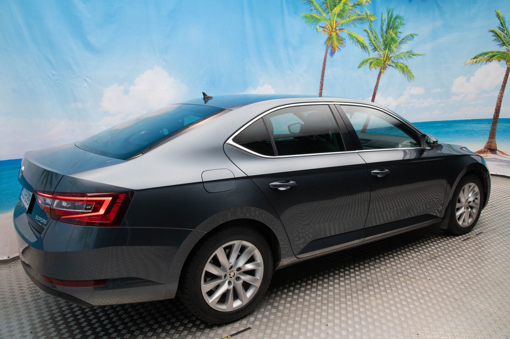 Skoda Superb 2016 2,0 TDI 190 Style DSG Autom. * Webasto / Muistipenkki / Nahka-alcantara sisusta / Adapt. Vakkari / Ambient light / Canton / Sähkökontti * - * CarPlay / Keyless / P-Tutkat / Adapt. LED / Sähkökoukku *