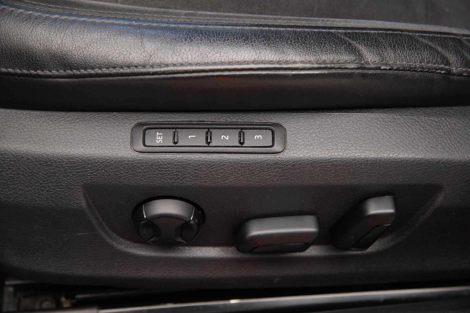 Skoda Superb 2016 2,0 TDI 190 Style DSG Autom. * Webasto / Muistipenkki / Nahka-alcantara sisusta / Adapt. Vakkari / Ambient light / Canton / Sähkökontti * - * CarPlay / Keyless / P-Tutkat / Adapt. LED / Sähkökoukku *