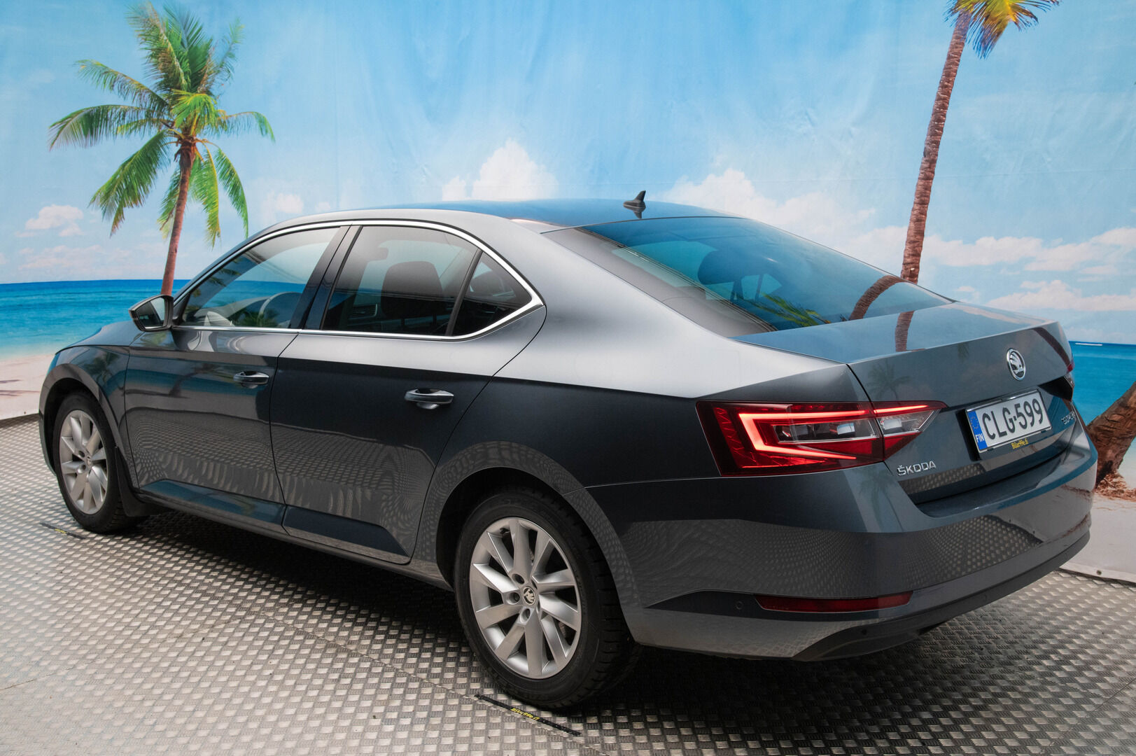 Skoda Superb 2016 2,0 TDI 190 Style DSG Autom. * Webasto / Muistipenkki / Nahka-alcantara sisusta / Adapt. Vakkari / Ambient light / Canton / Sähkökontti * - * CarPlay / Keyless / P-Tutkat / Adapt. LED / Sähkökoukku *