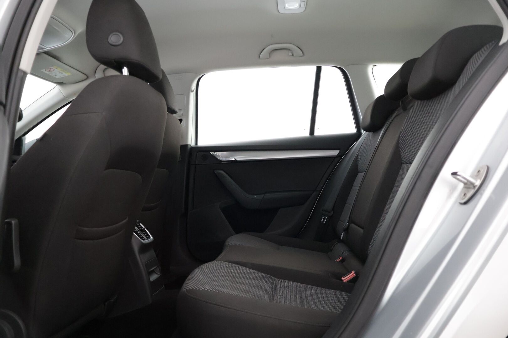Skoda Octavia 2017 Combi 1,0 TSI Ambition *Suomi-auto / Webasto / Bluetooth / P-Tutka takana / Vakkari * - * Todella raikas ja käytännöllinen Suomi-Auto! *
