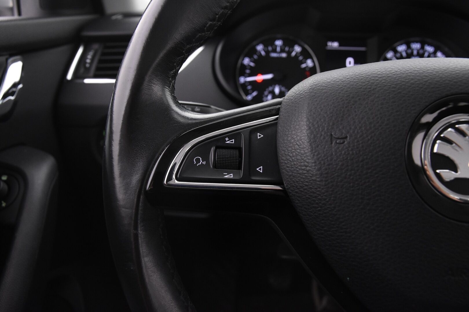 Skoda Octavia 2016 Combi 1,0 TSI Ambition *Suomi-auto / Webasto / Bluetooth / P-Tutka takana / Vakkari * - * Todella raikas ja käytännöllinen Suomi-Auto! *