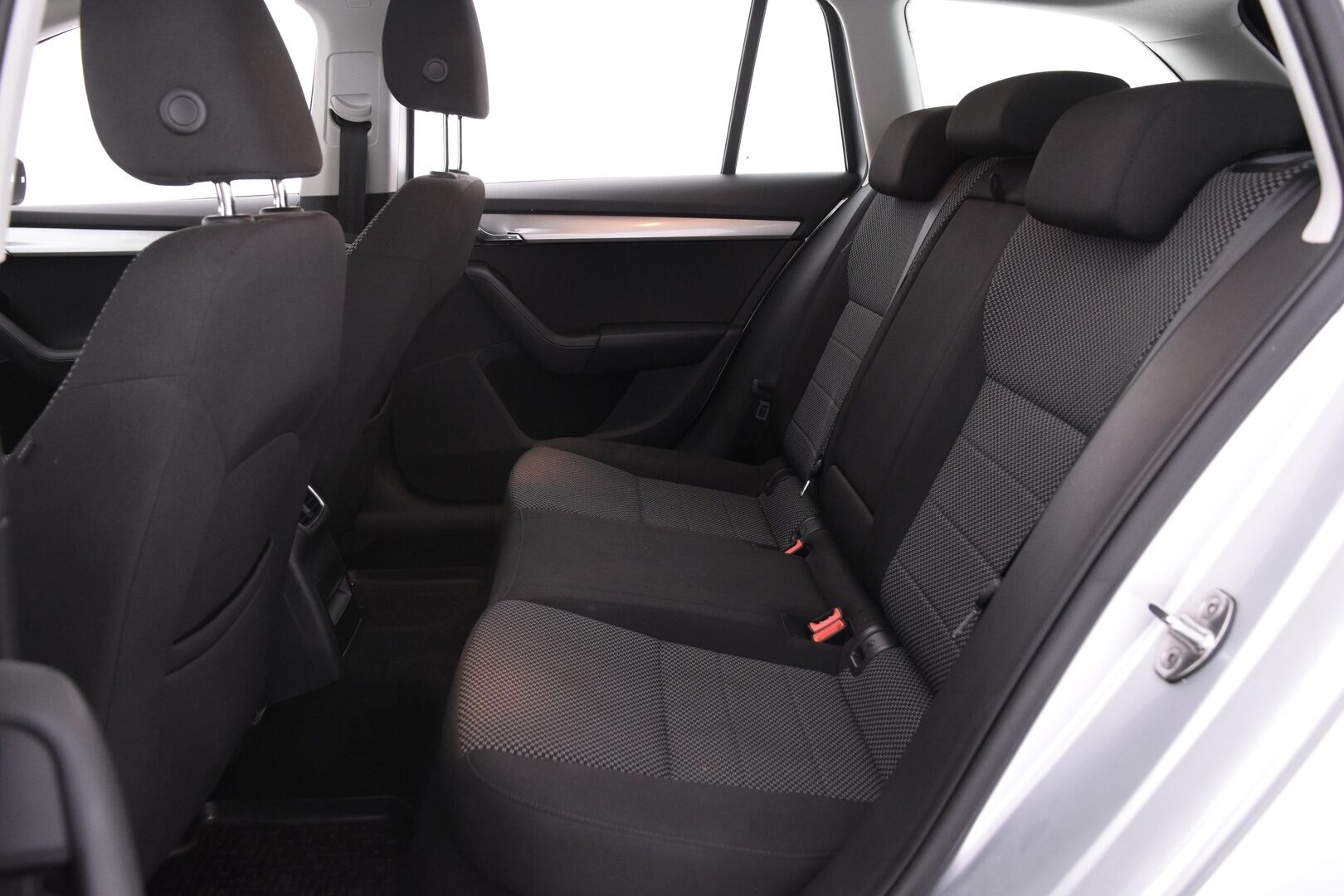 Skoda Octavia 2016 Combi 1,0 TSI Ambition *Suomi-auto / Webasto / Bluetooth / P-Tutka takana / Vakkari * - * Todella raikas ja käytännöllinen Suomi-Auto! *