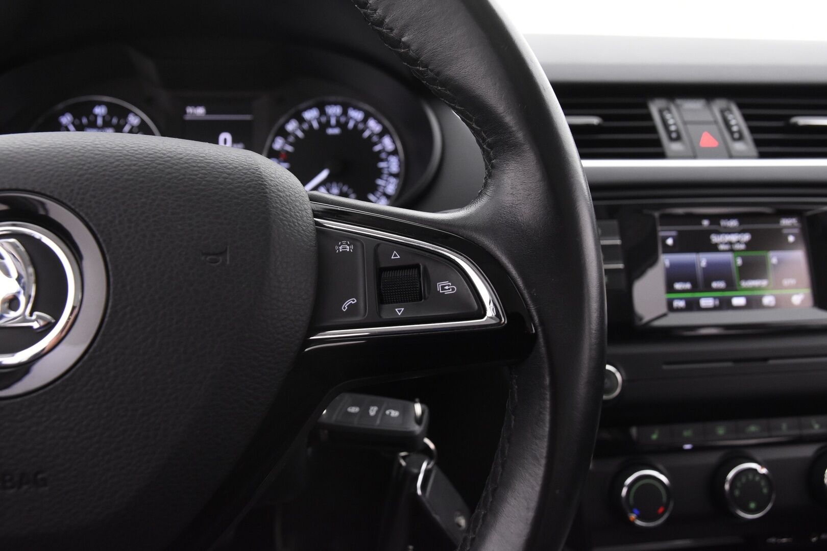 Skoda Octavia 2016 Combi 1,0 TSI Ambition *Suomi-auto / Webasto / Bluetooth / P-Tutka takana / Vakkari * - * Todella raikas ja käytännöllinen Suomi-Auto! *