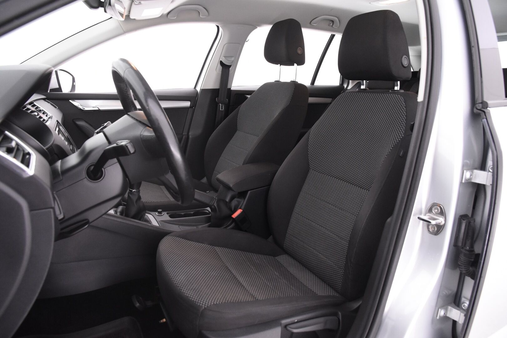 Skoda Octavia 2016 Combi 1,0 TSI Ambition *Suomi-auto / Webasto / Bluetooth / P-Tutka takana / Vakkari * - * Todella raikas ja käytännöllinen Suomi-Auto! *