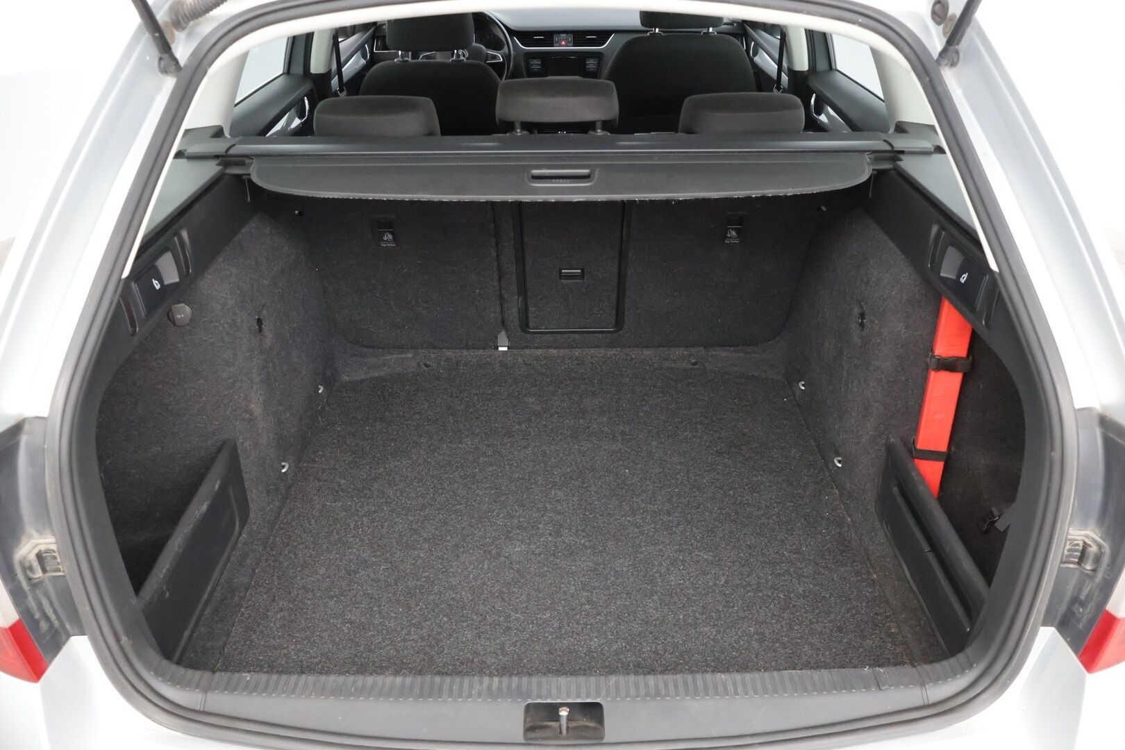 Skoda Octavia 2017 Combi 1,0 TSI Ambition *Suomi-auto / Webasto / Bluetooth / P-Tutka takana / Vakkari * - * Todella raikas ja käytännöllinen Suomi-Auto! *