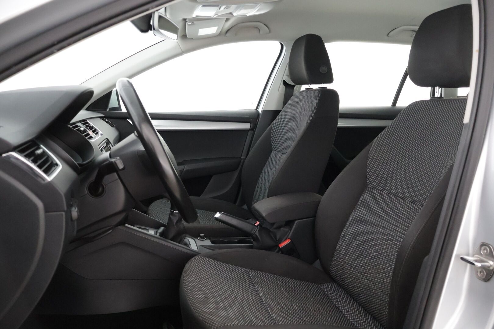 Skoda Octavia 2017 Combi 1,0 TSI Ambition *Suomi-auto / Webasto / Bluetooth / P-Tutka takana / Vakkari * - * Todella raikas ja käytännöllinen Suomi-Auto! *