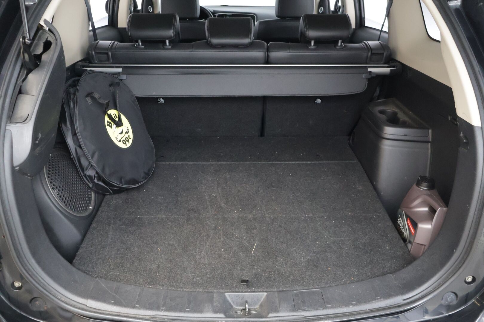 Mitsubishi Outlander PHEV 2014 Instyle Navi 4WD 5P - YritysOutlet - Myydään vain yrityksille - - * Kattoluukku / P-Kamera / Vakkari / Nahkapenkit / Sähkökontti / Penkinlämmittimet / Xenon *