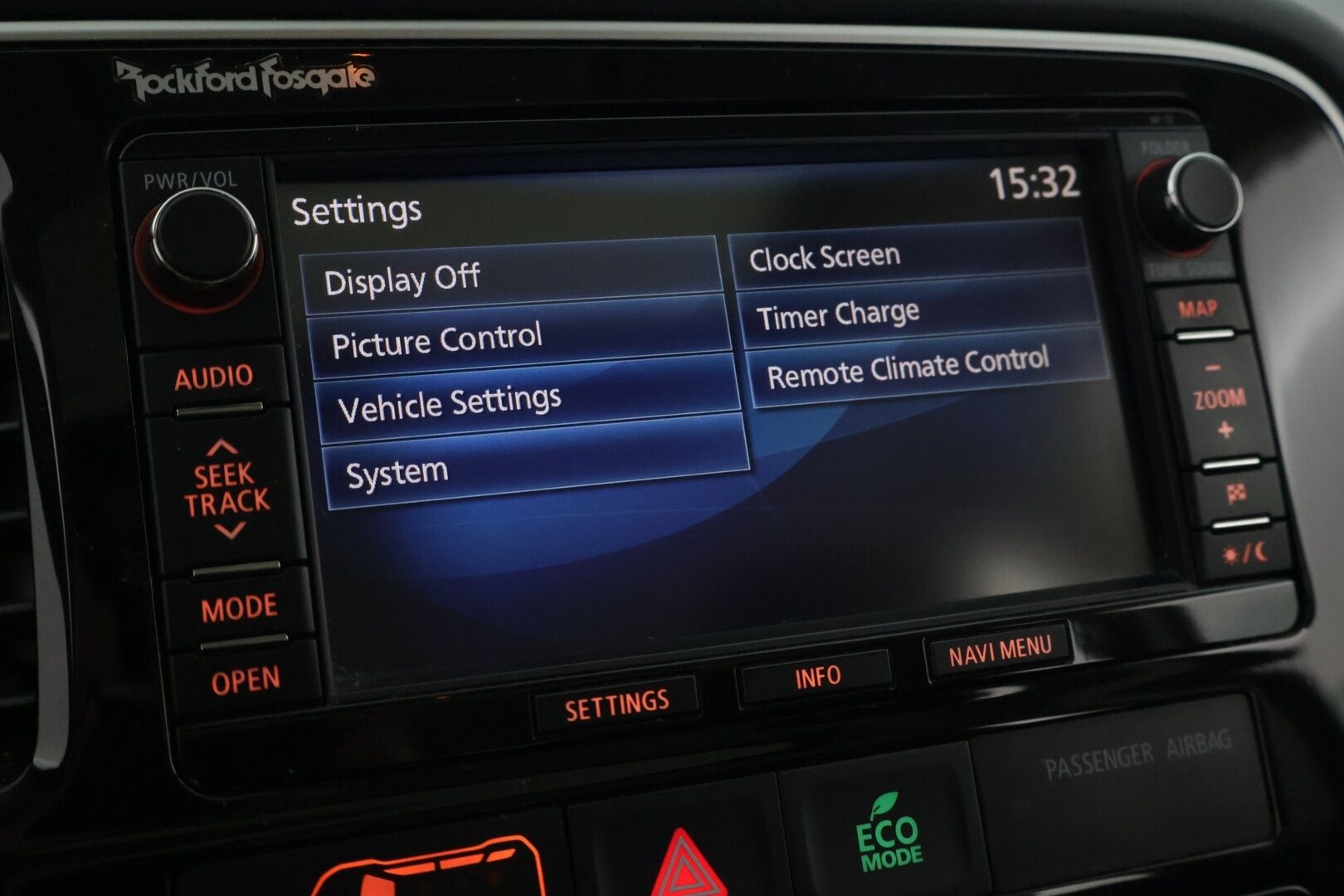 Mitsubishi Outlander PHEV 2014 Instyle Navi 4WD 5P - YritysOutlet - Myydään vain yrityksille - - * Kattoluukku / P-Kamera / Vakkari / Nahkapenkit / Sähkökontti / Penkinlämmittimet / Xenon *