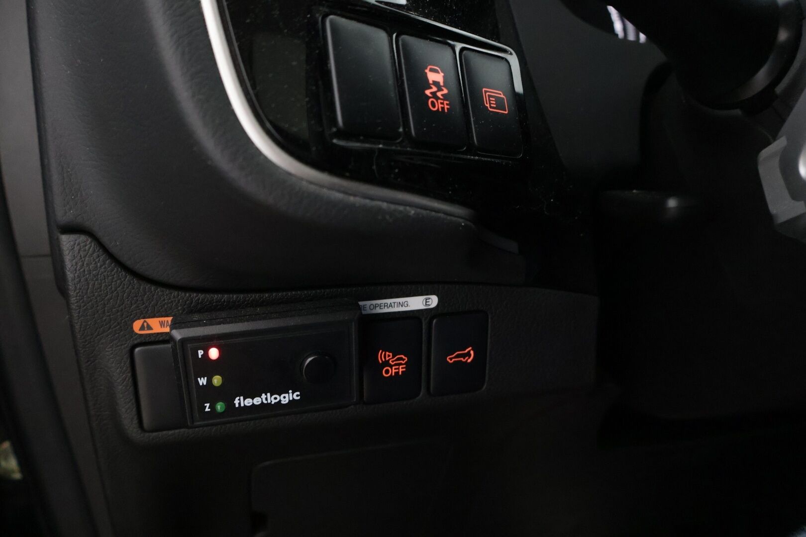 Mitsubishi Outlander PHEV 2014 Instyle Navi 4WD 5P - YritysOutlet - Myydään vain yrityksille - - * Kattoluukku / P-Kamera / Vakkari / Nahkapenkit / Sähkökontti / Penkinlämmittimet / Xenon *