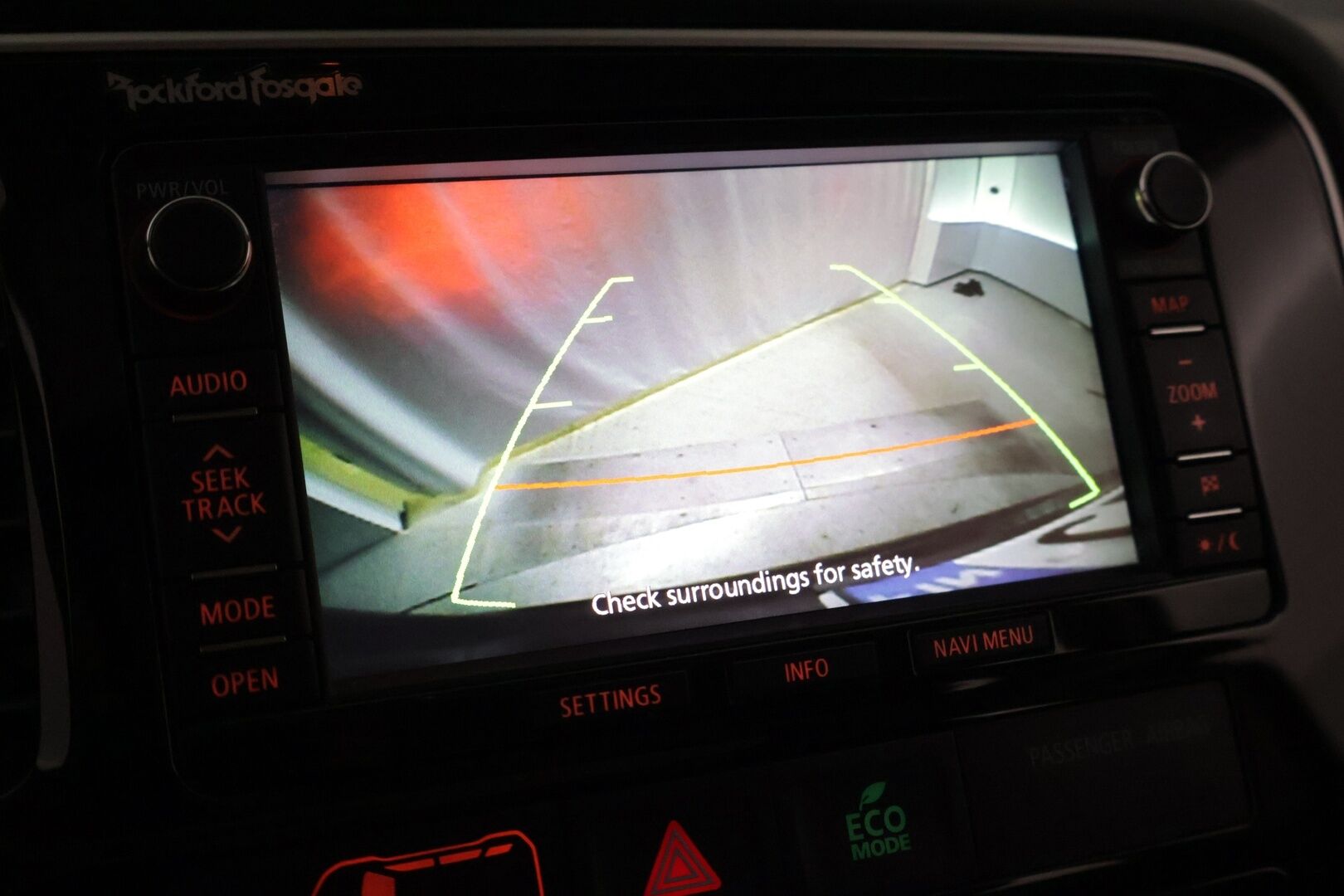 Mitsubishi Outlander PHEV 2014 Instyle Navi 4WD 5P - YritysOutlet - Myydään vain yrityksille - - * Kattoluukku / P-Kamera / Vakkari / Nahkapenkit / Sähkökontti / Penkinlämmittimet / Xenon *