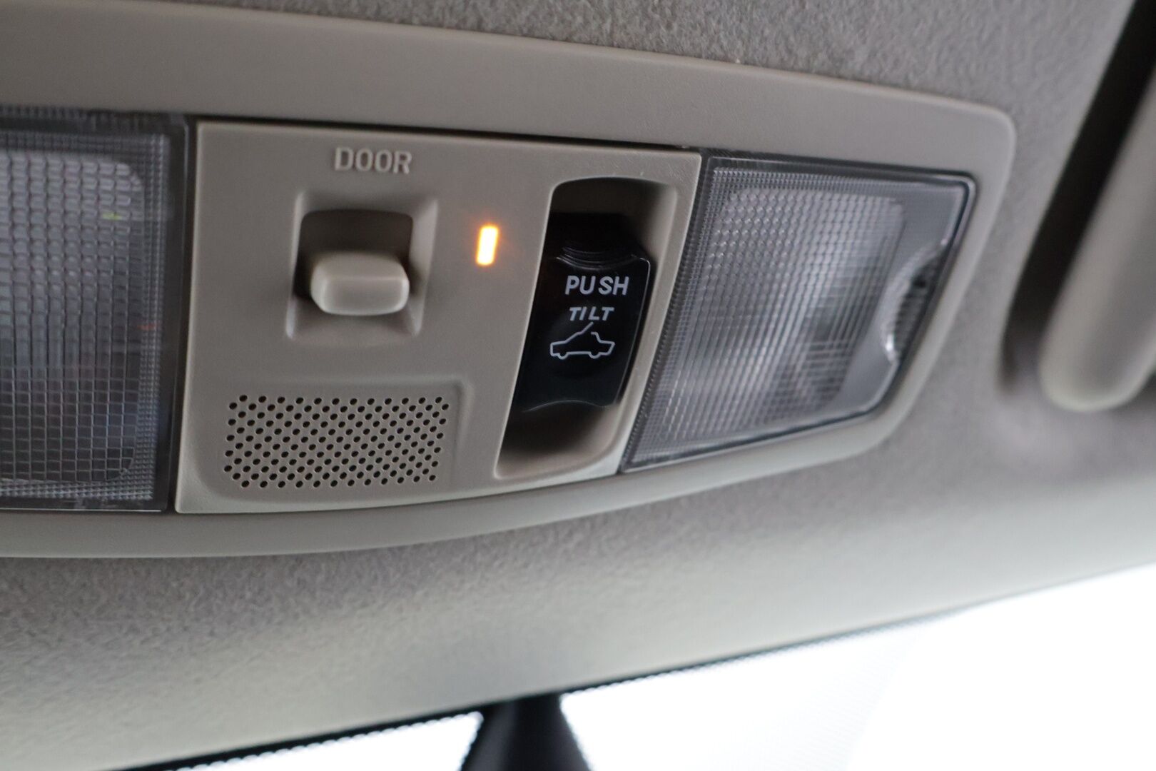 Mitsubishi Outlander PHEV 2014 Instyle Navi 4WD 5P - YritysOutlet - Myydään vain yrityksille - - * Kattoluukku / P-Kamera / Vakkari / Nahkapenkit / Sähkökontti / Penkinlämmittimet / Xenon *