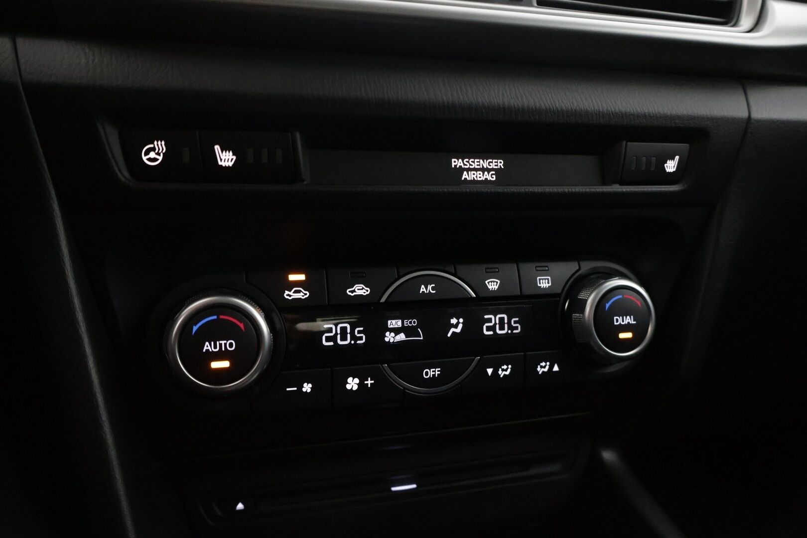 Mazda Mazda3 2018 5HB 2,0 (120) SKYACTIV-G Optimum 6AT 5ov BX2O - Blis / Ratinlämmitin / Vakionopeudensäädin / Isofix / Lohko ja sisätilanlämmitin / Suomi auto / 2x Avain / Ajotapavalitsin 