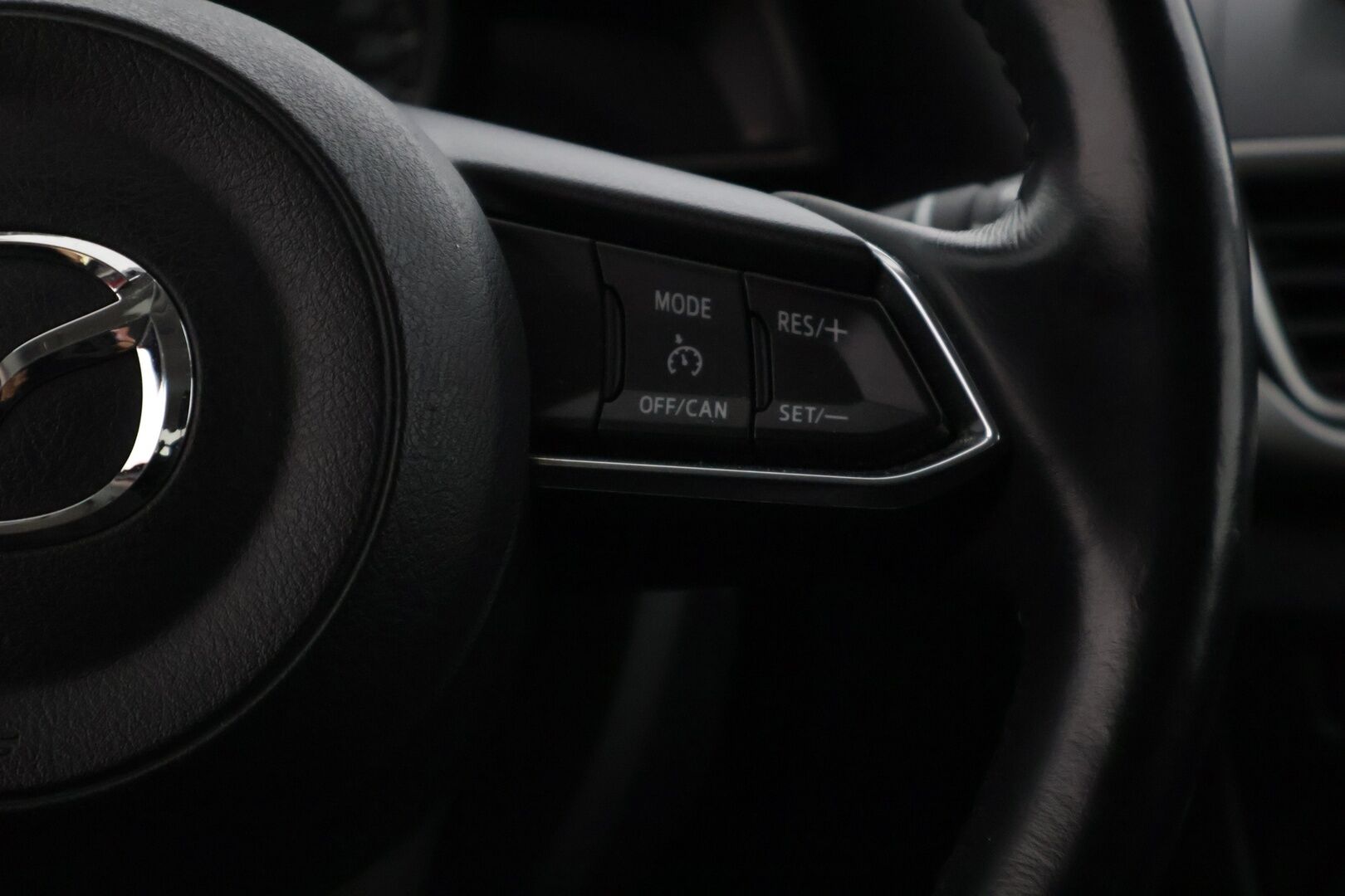 Mazda Mazda3 2018 5HB 2,0 (120) SKYACTIV-G Optimum 6AT 5ov BX2O - Blis / Ratinlämmitin / Vakionopeudensäädin / Isofix / Lohko ja sisätilanlämmitin / Suomi auto / 2x Avain / Ajotapavalitsin 