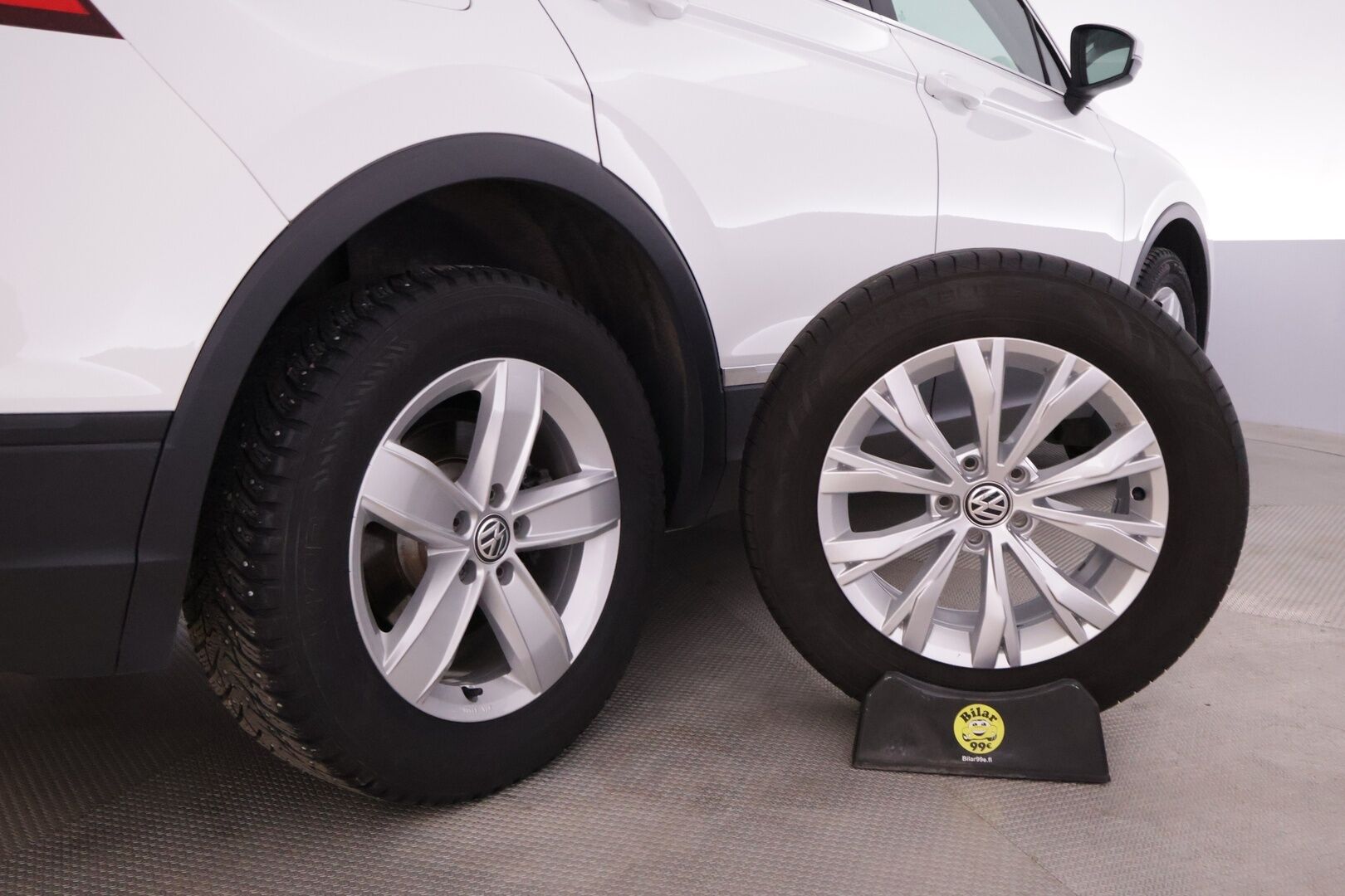 Volkswagen Tiguan 2018 Comfortline 2,0 TDI SCR 110 kW (150 hv) 4MOTION DSG Winter Edition *Webasto / ACC / Koukku / Parkkitutkat / Kaistavahti* - Kahdet renkaat ja VW-vanteet / Suomi-auto / Jakohihna vaihdettu 