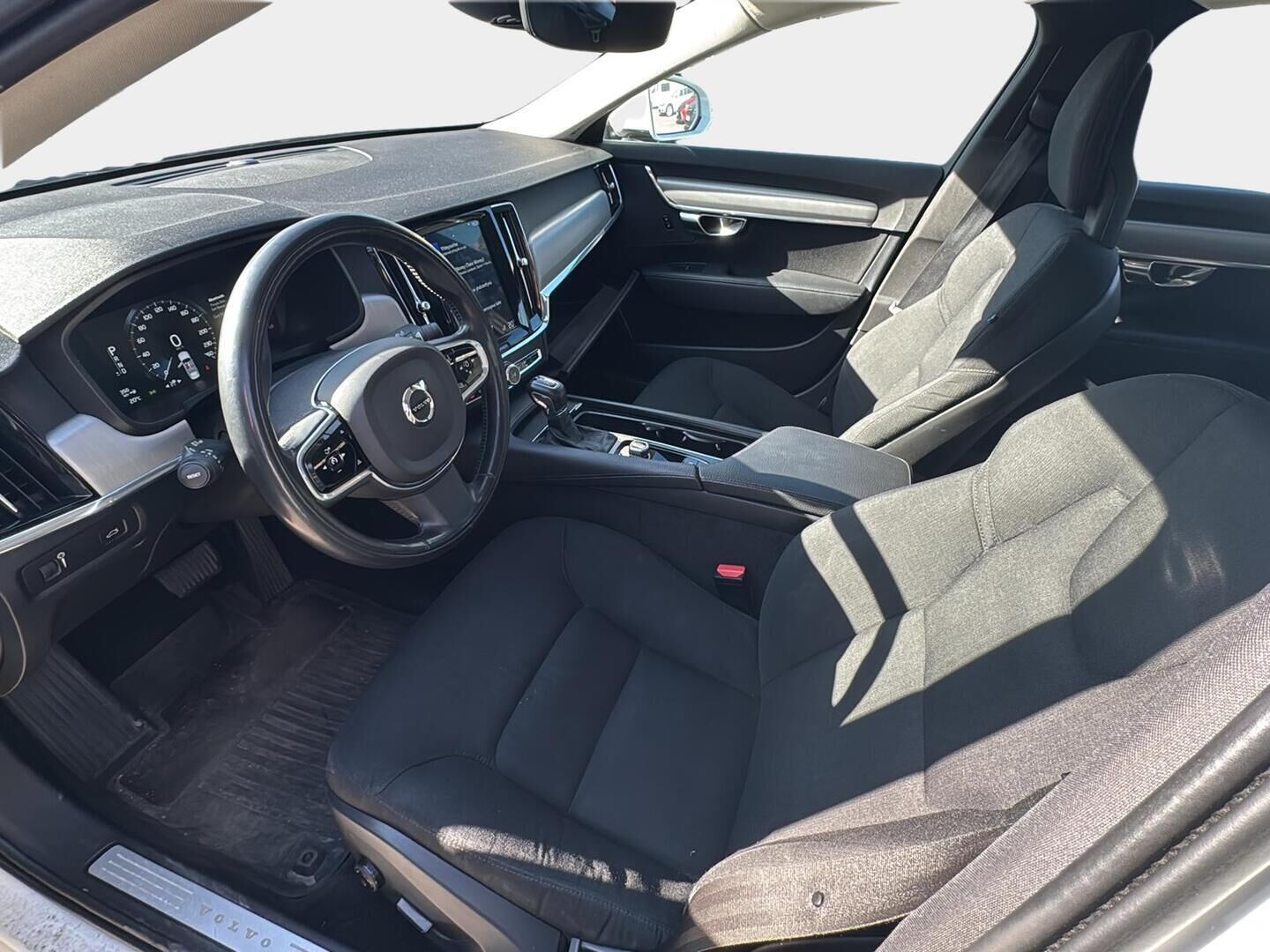 Volvo S90 2018 D3 Business aut *Suomi-auto / Pilot Assist / Webasto / Carplay / Koukku / 2x renkaat* - EI AD-BLUE / Ilmainen kotiintoimitus - HULLUT AVAJAISHULINAT KORKOTARJOUS 3,29 %