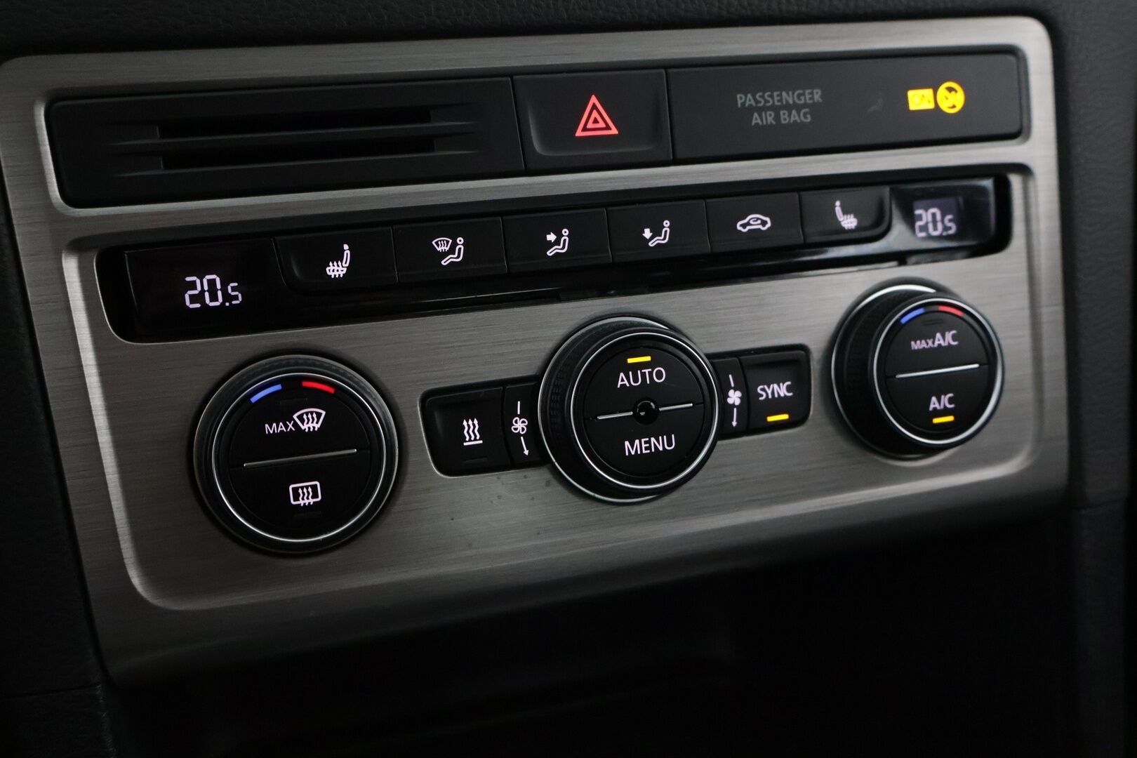 Volkswagen Golf Sportsvan 2017 Comfortline 1,4 TSI 92 kW (125 hv) DSG-automaatti // Webasto / Koukku / Juuri huollettu / Suomi-auto // - Katsastus 7/2025 * Jakopää 9/2024 * Kahdet erittäin hyvät renkaat