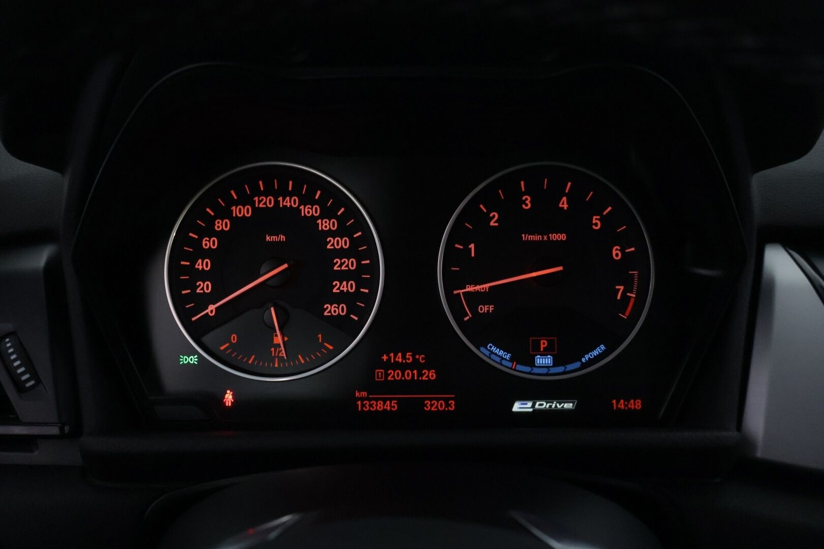 BMW 225 2017 F45 Active Tourer 225xe A Business */ Suomi-auto / Esilämmitys / P.kamera / Ratinlämmitys / Comfort Access / Vakkari /* - Soh 93,6% / Ilmainen kotiintoimitus / 2x renkaat